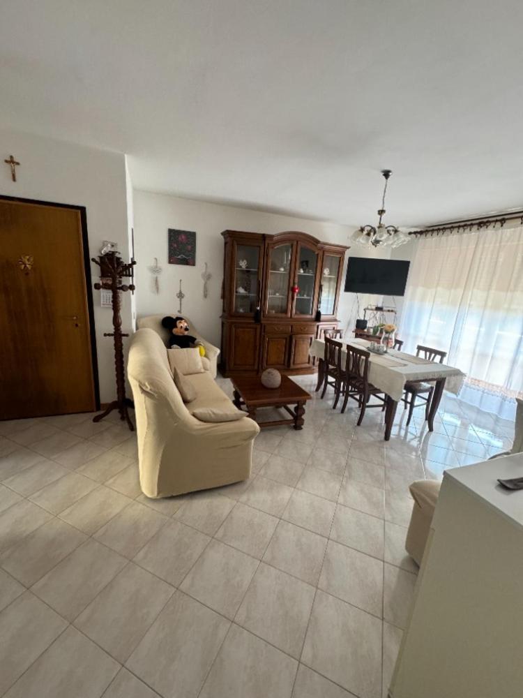 Bellissima stanza con parcheggio gratuito