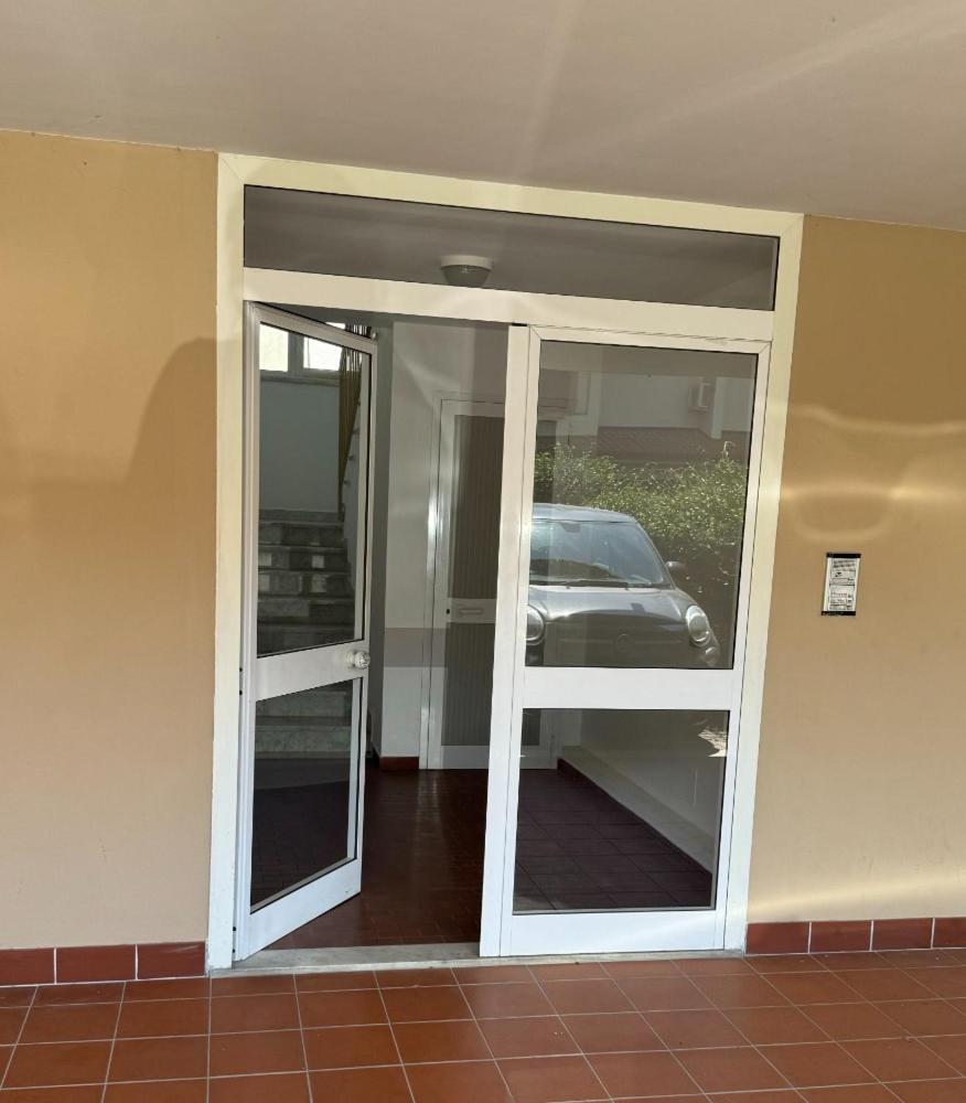 Bellissima stanza con parcheggio gratuito