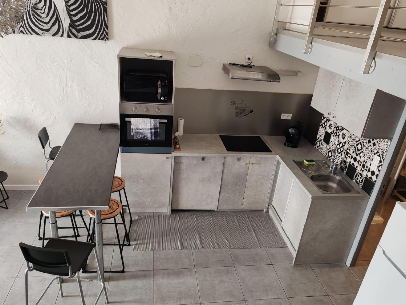 Kitchen or kitchenette