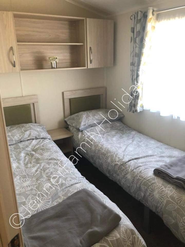 Kestral Close caravan holidays with hot tub