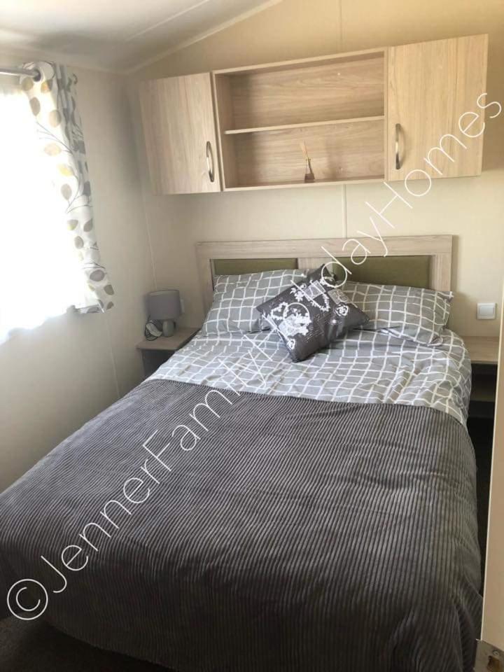 Kestral Close caravan holidays with hot tub