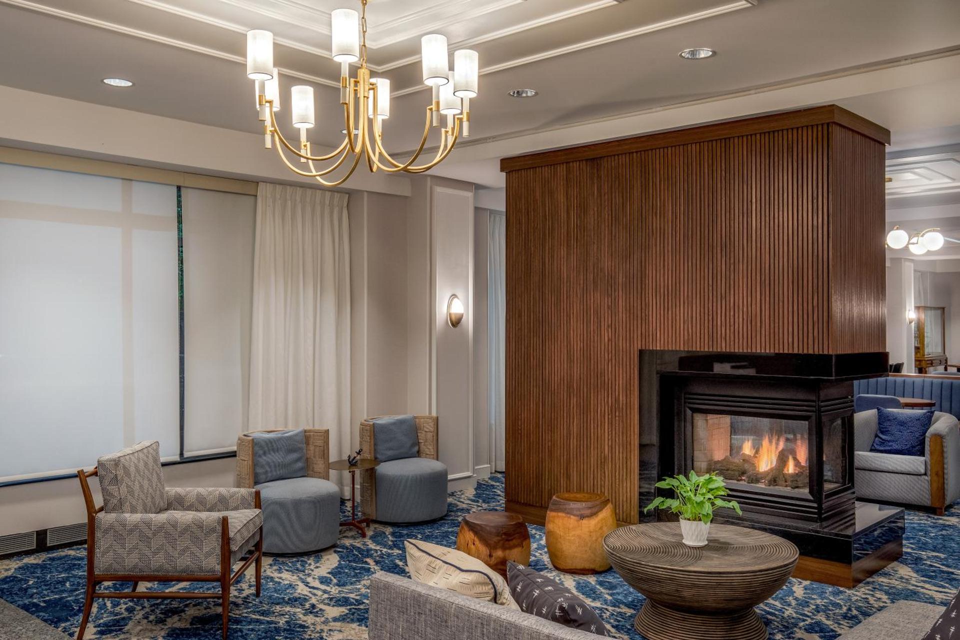 Communal lounge/ TV room