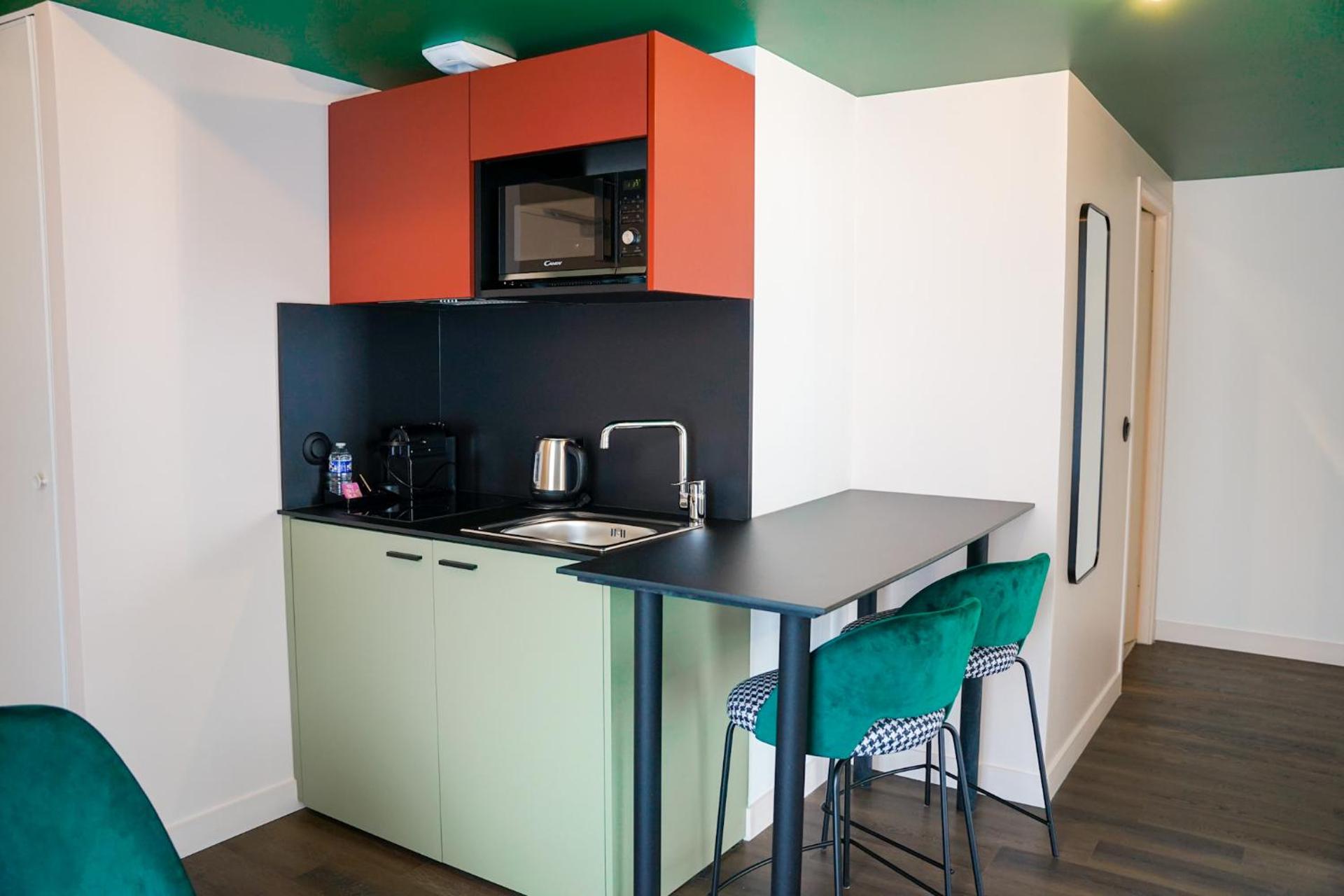 Kitchen or kitchenette