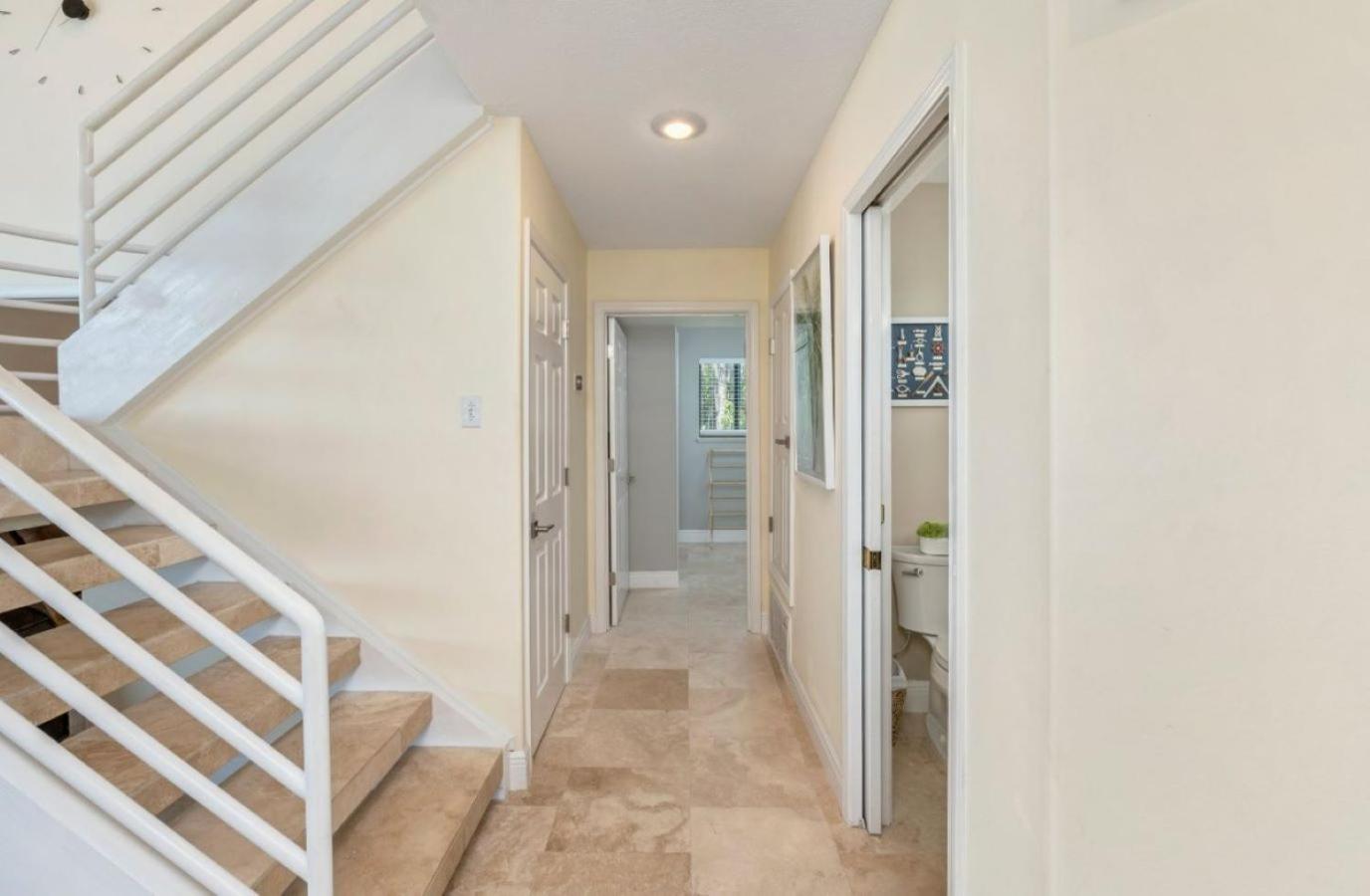 FEATURED ON HGTV'S MY LOTTERY DREAM HOME! Private dock, 15 minute boat ride to Crab Island, 20 minute drive to Destin, Pet Friendly