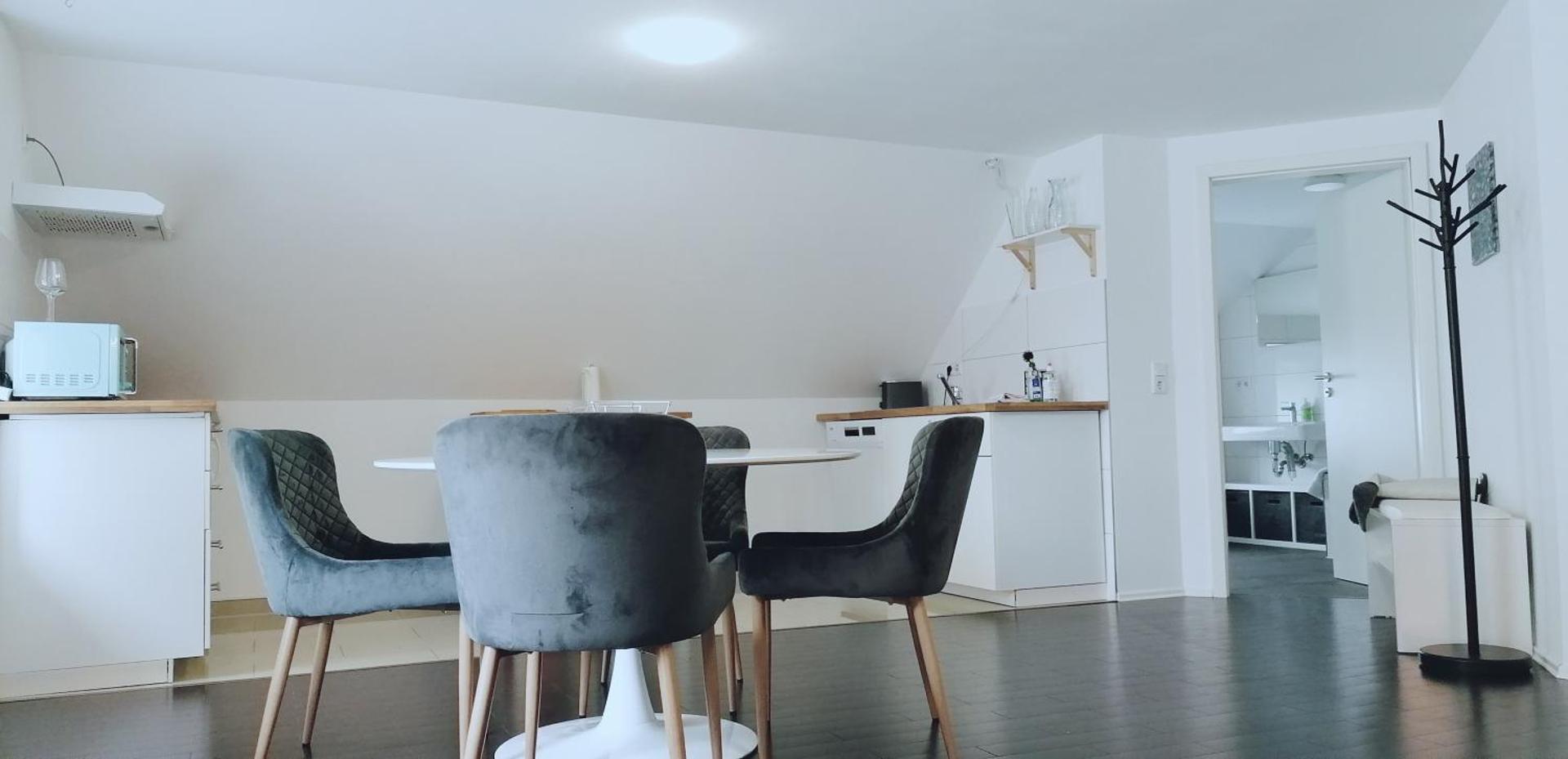 SLEEP WELL Apartments DETMOLD - Tempur Beds- NEU - Top Lage - Free parking - WIFI