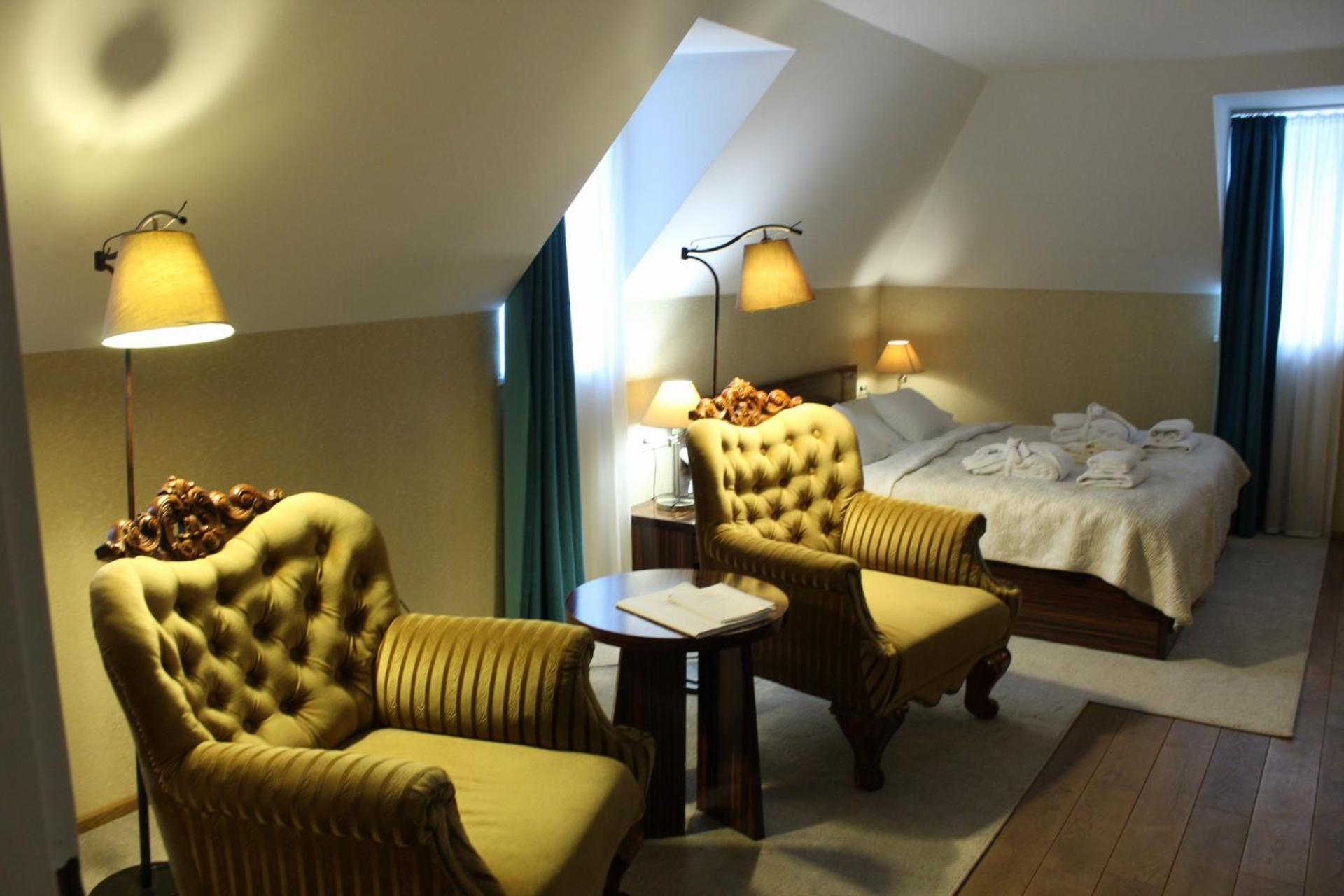 Photo of the whole room