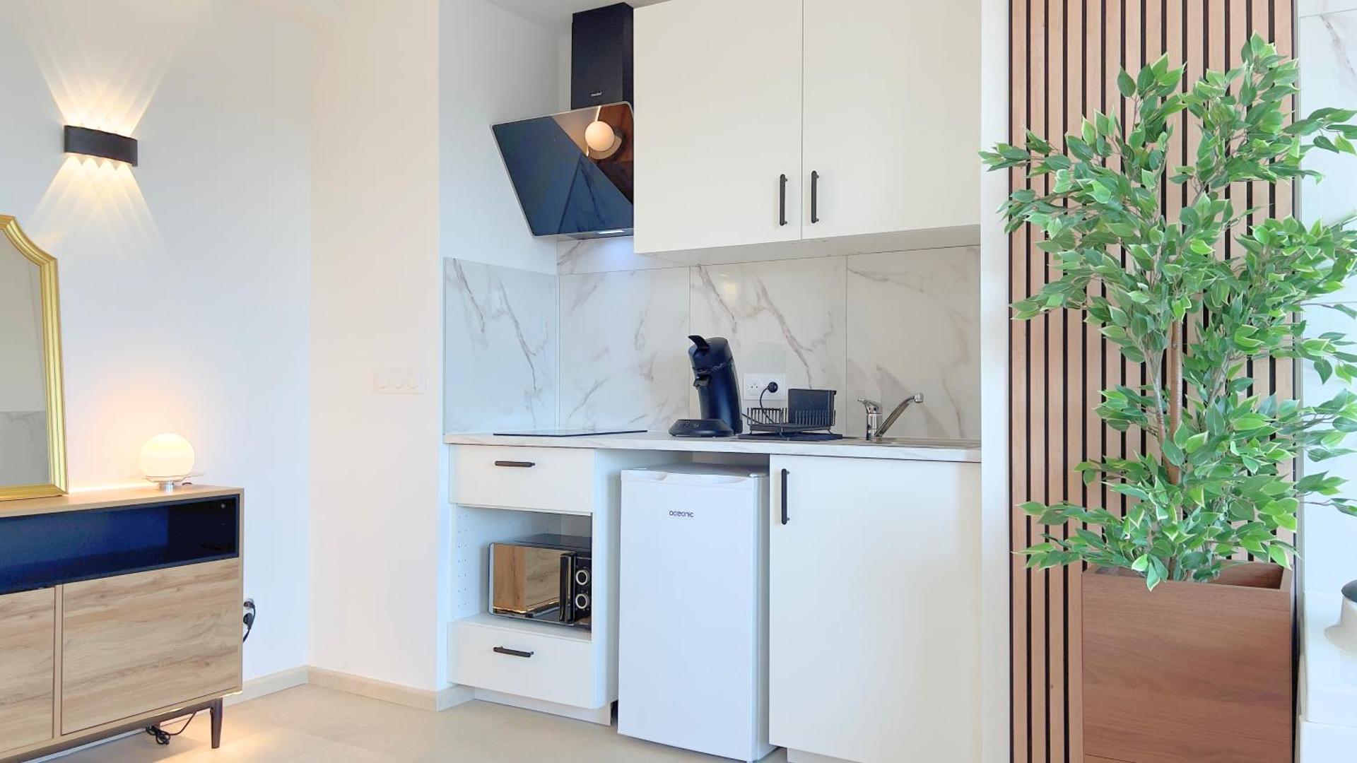 Kitchen or kitchenette