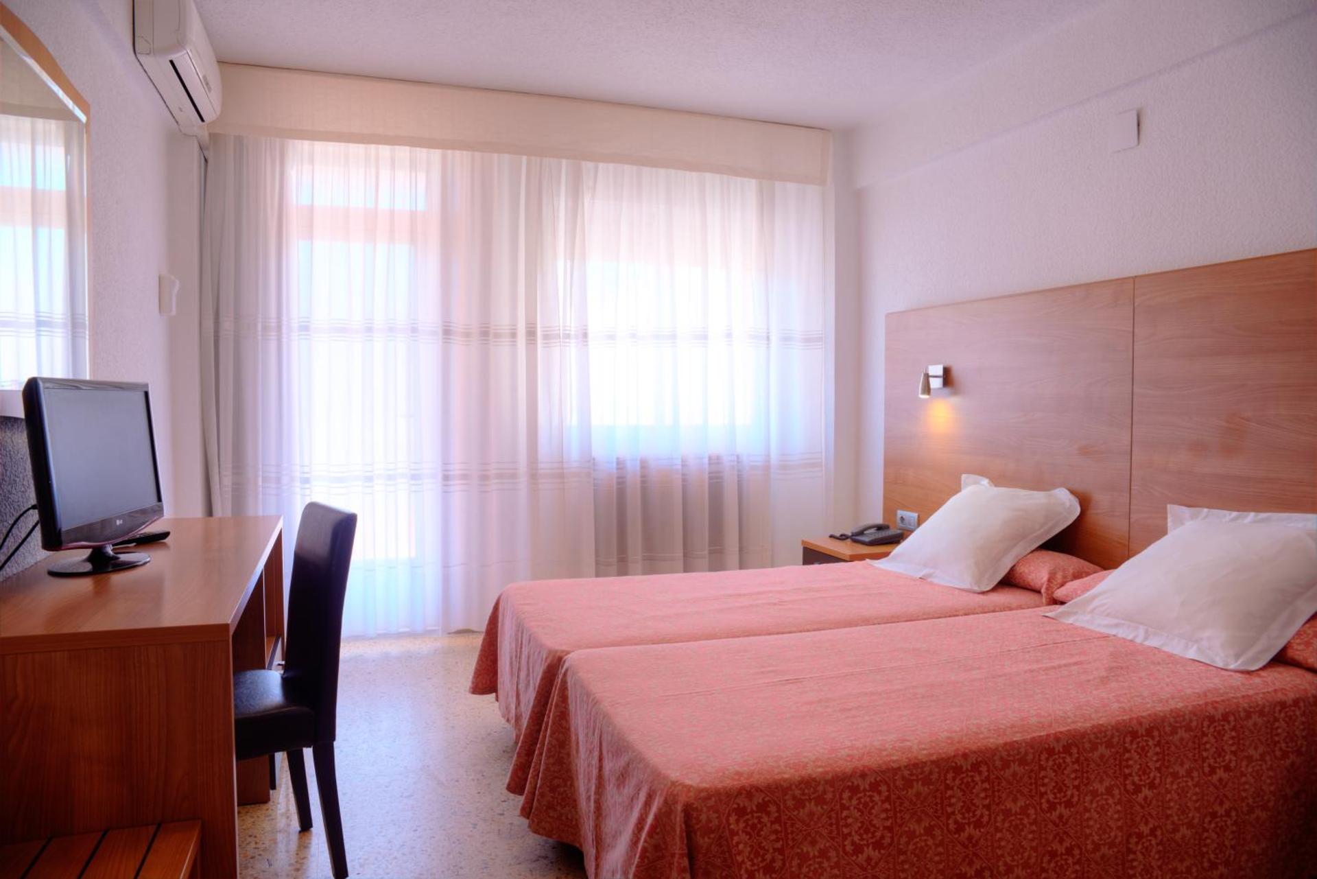 Eco Avenida Hotel & Parking