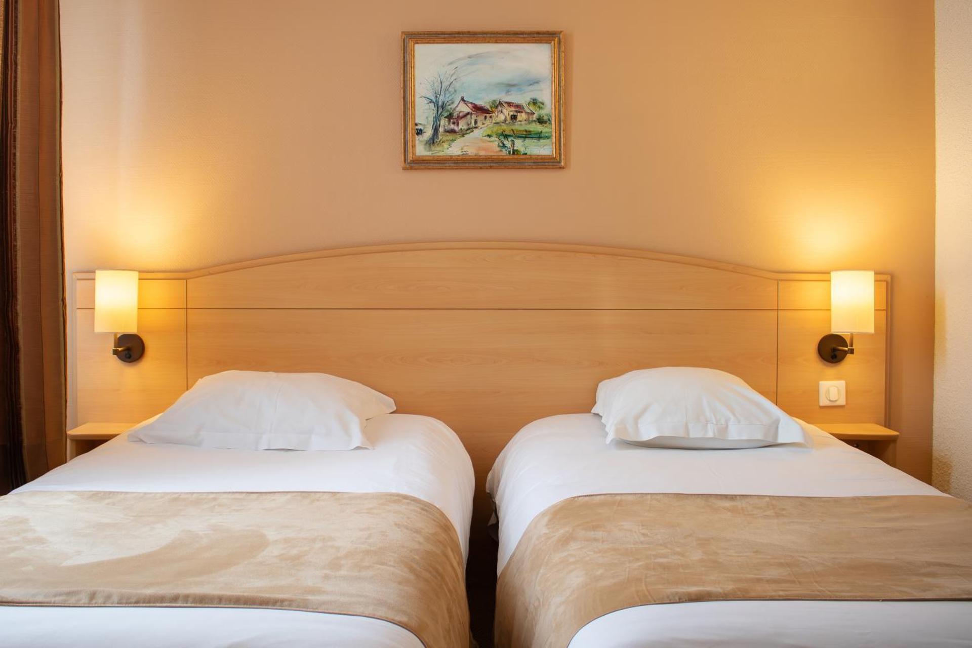 Brit Hotel Châteaudun