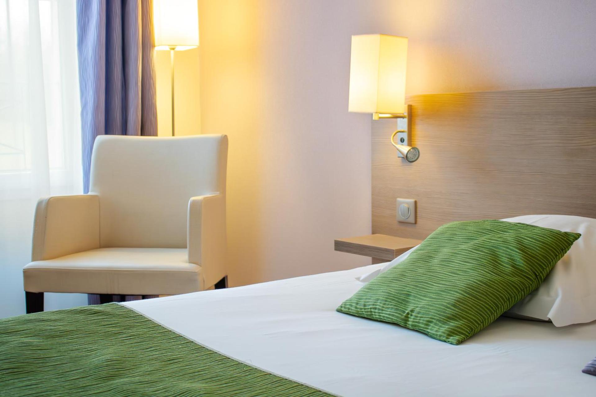 Brit Hotel Châteaudun