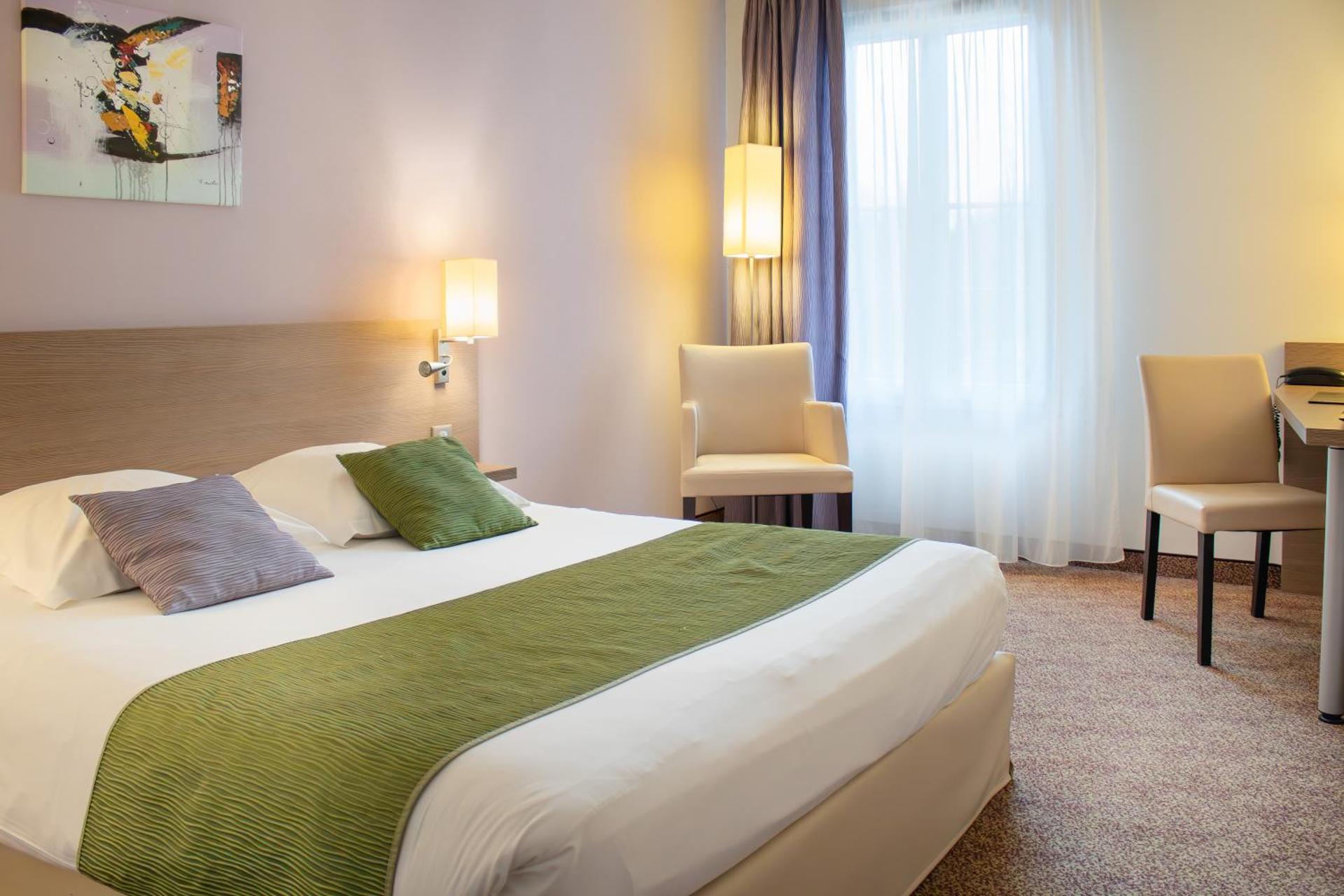 Brit Hotel Châteaudun