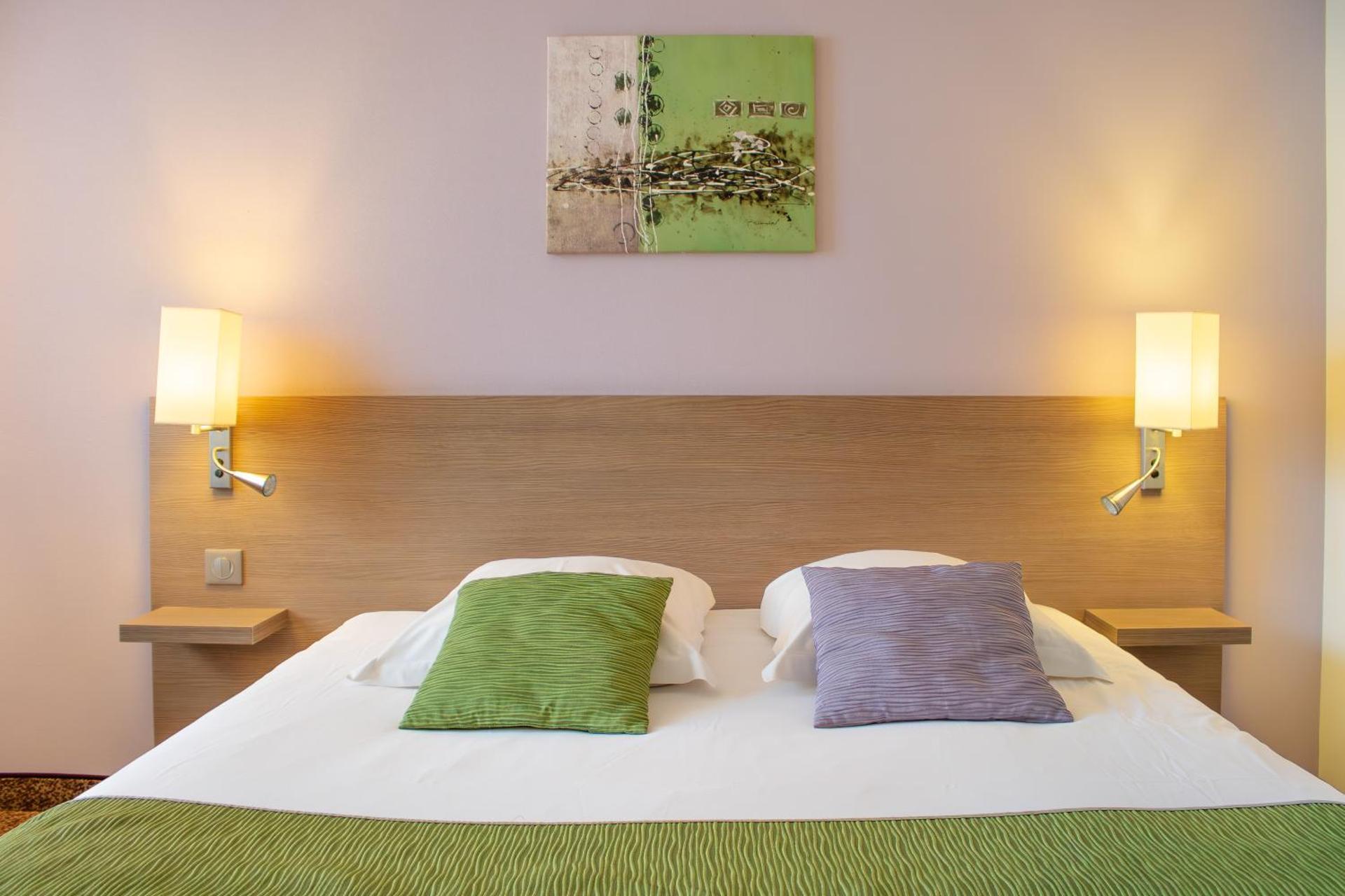 Brit Hotel Châteaudun