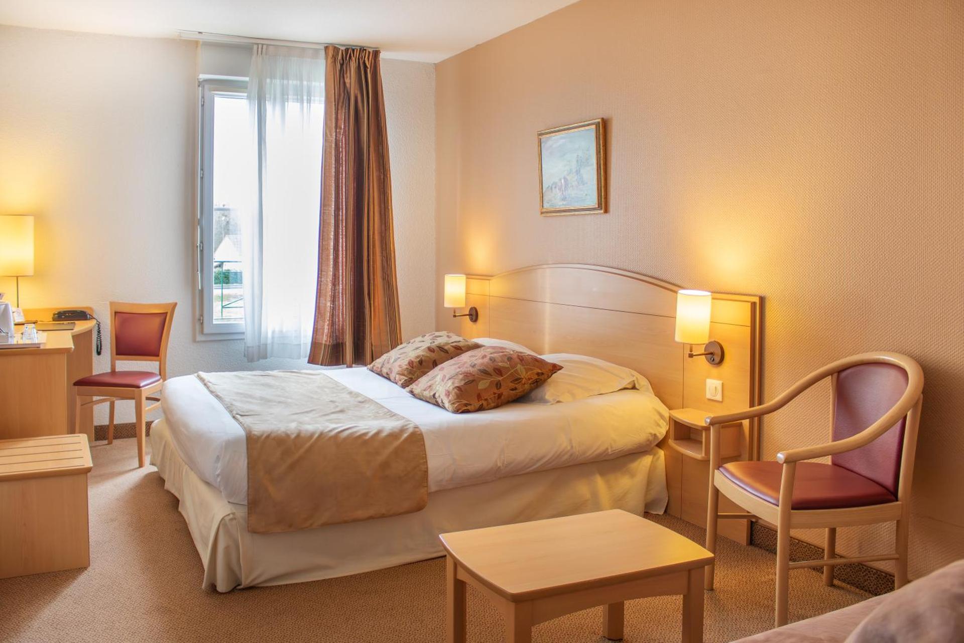 Family Room (2 Adults + 2 Children)