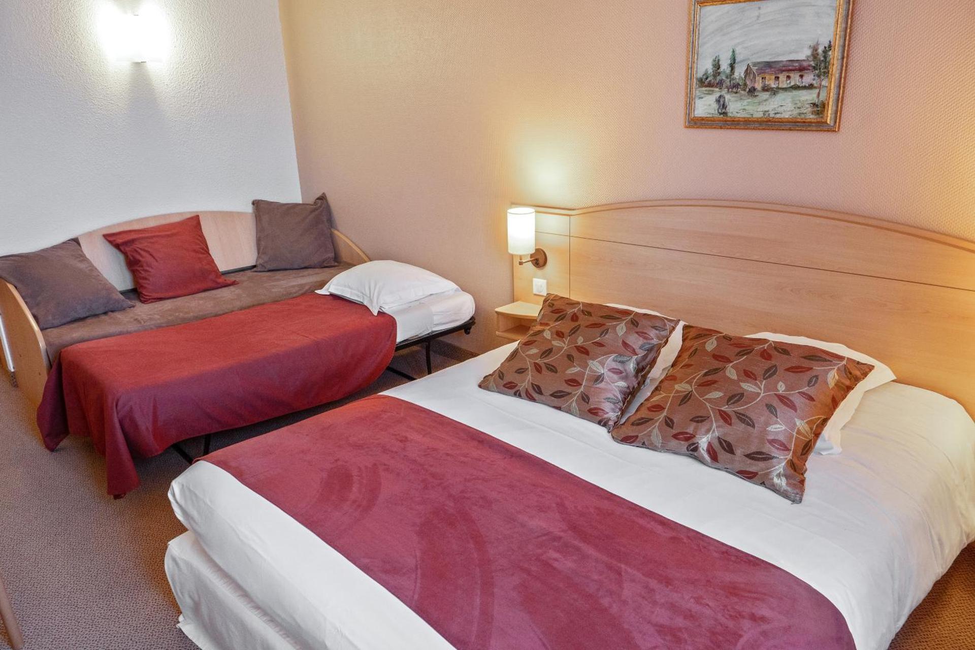 Family Room (2 Adults + 2 Children)