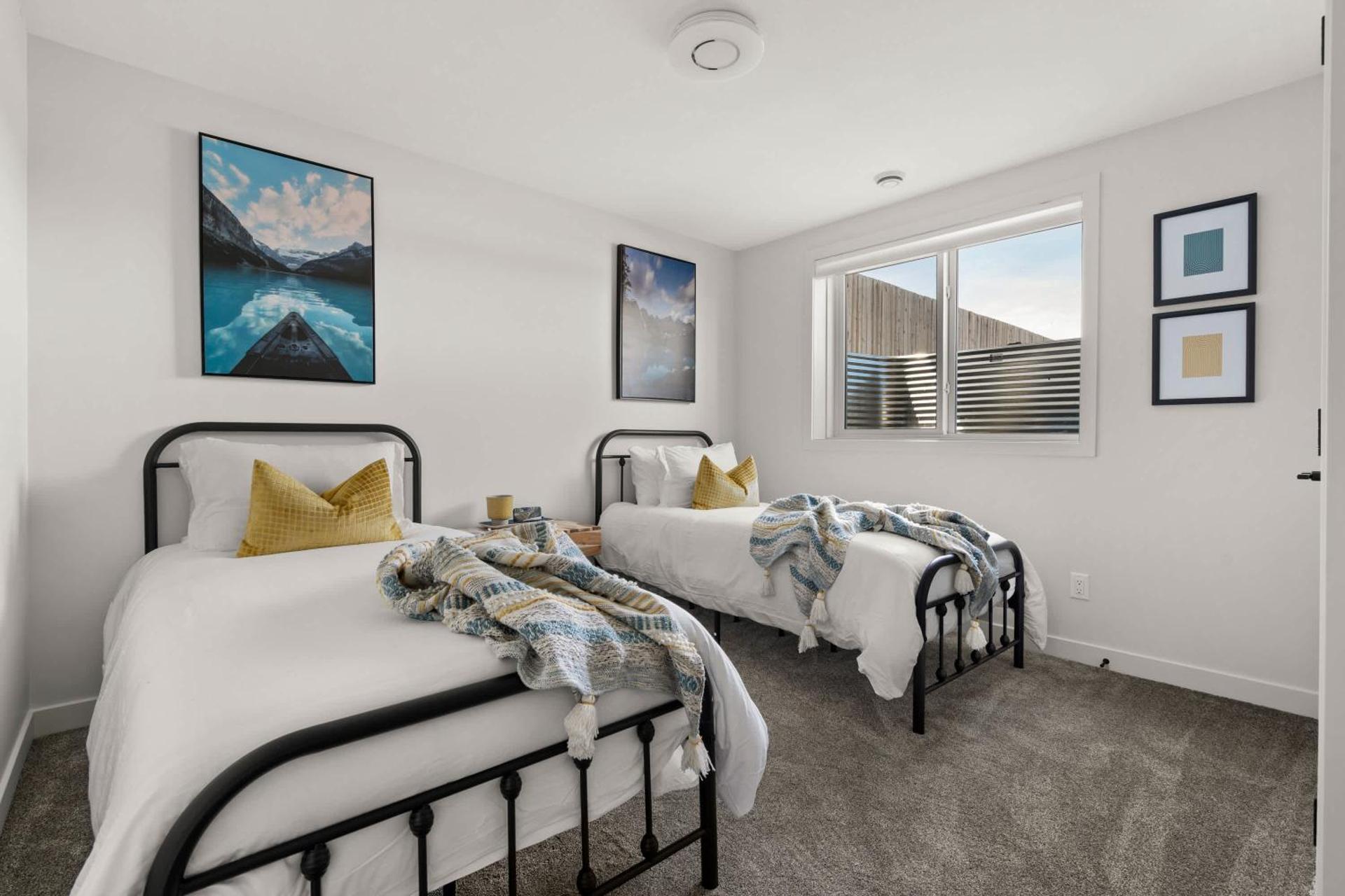 Livingston Way I Sleep 6 I Netflix I Kitchen I TV