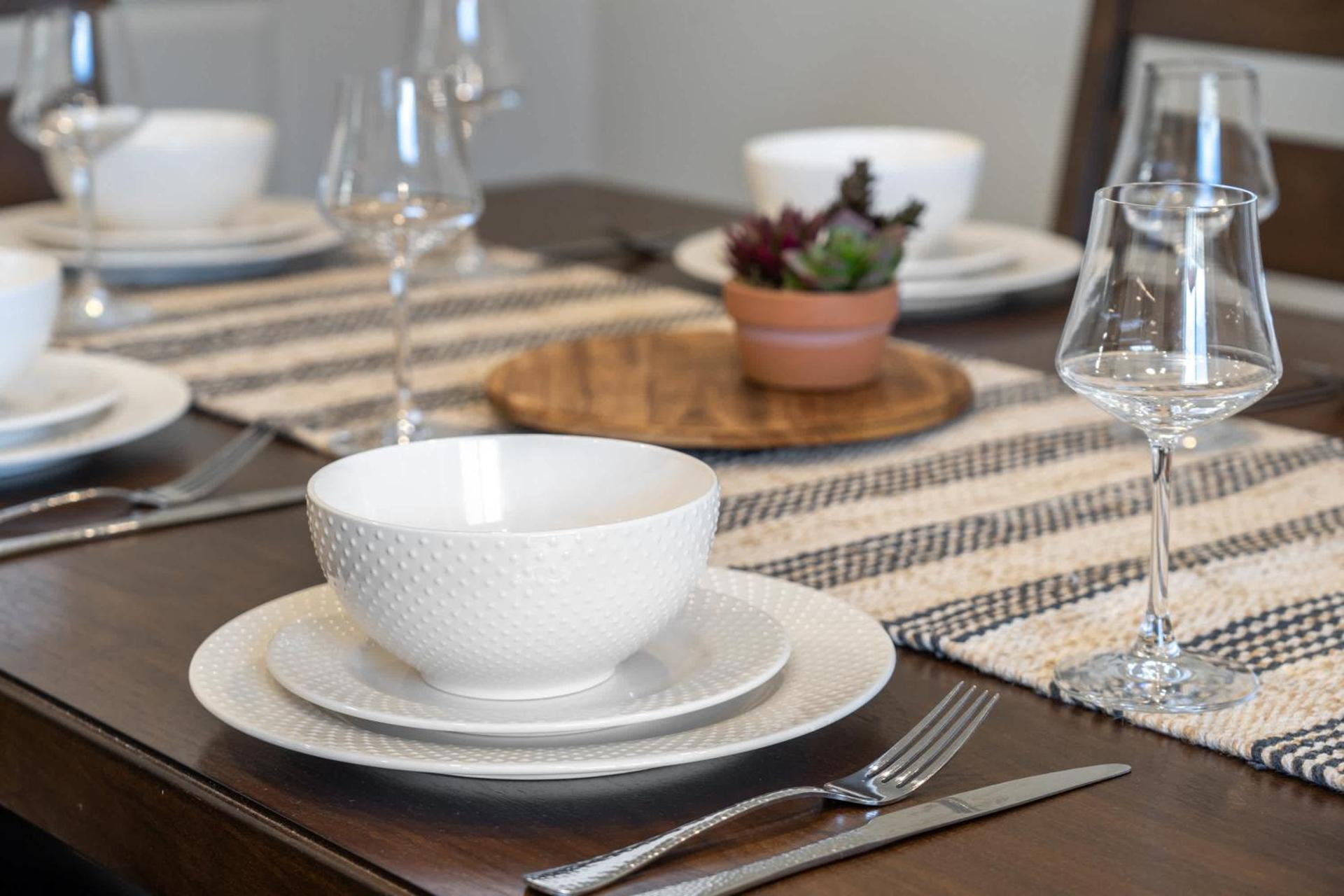 Livingston Way I Sleep 6 I Netflix I Kitchen I TV