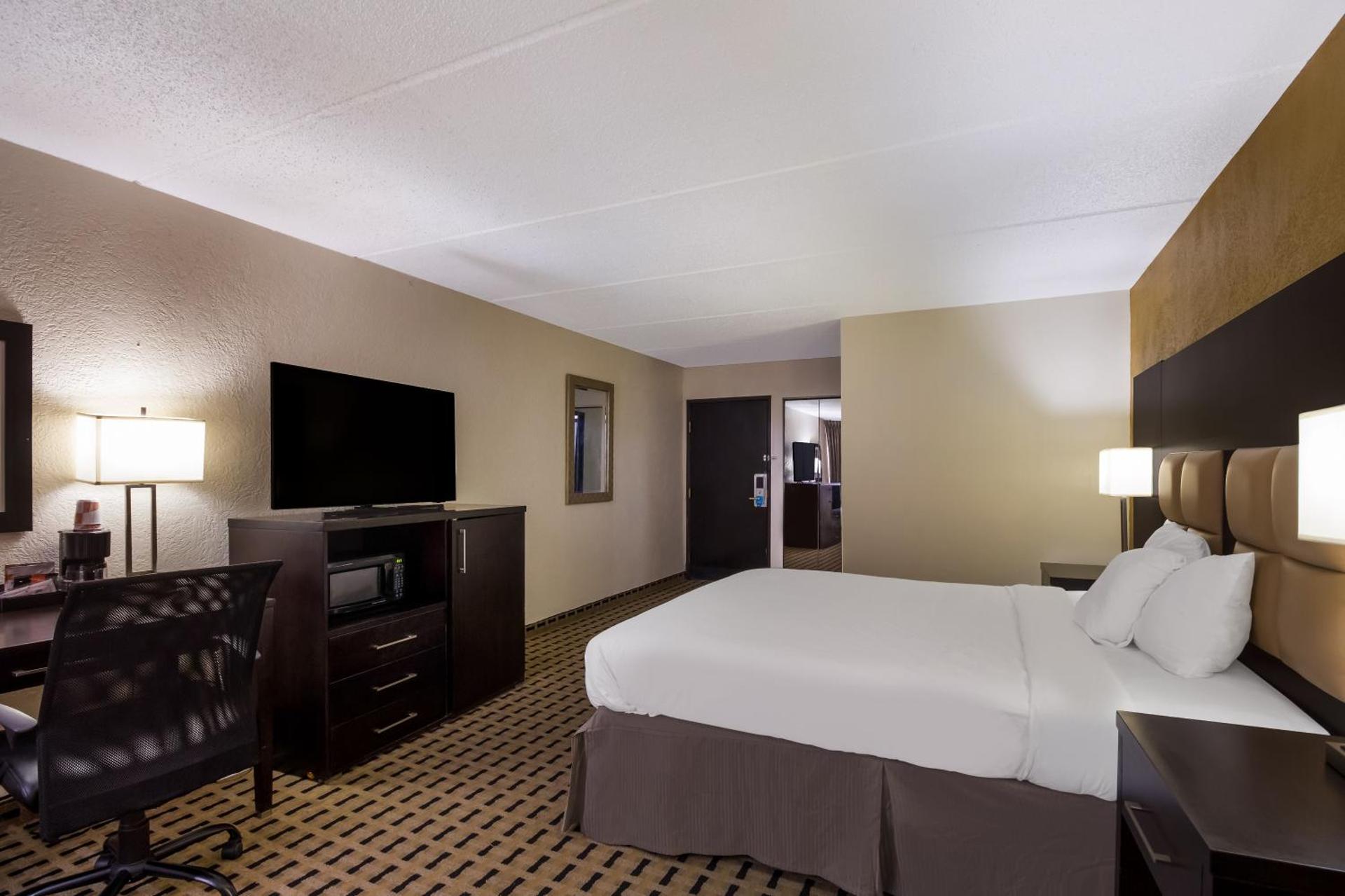 Clarion Pointe Lake Jackson - Clute