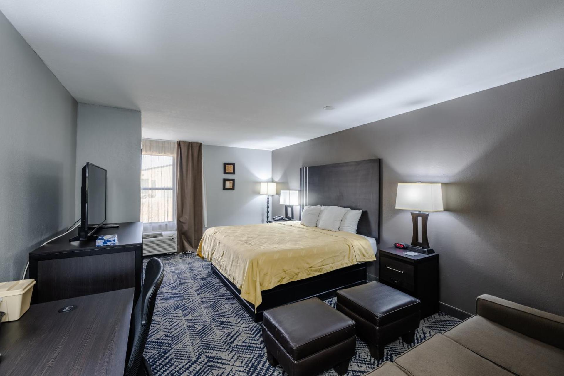 King Suite with Sofa Bed - Non Smoking