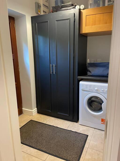 Elegant Townhouse steps from historic Birr Castle