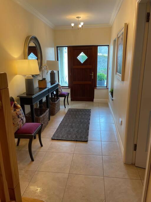 Elegant Townhouse steps from historic Birr Castle