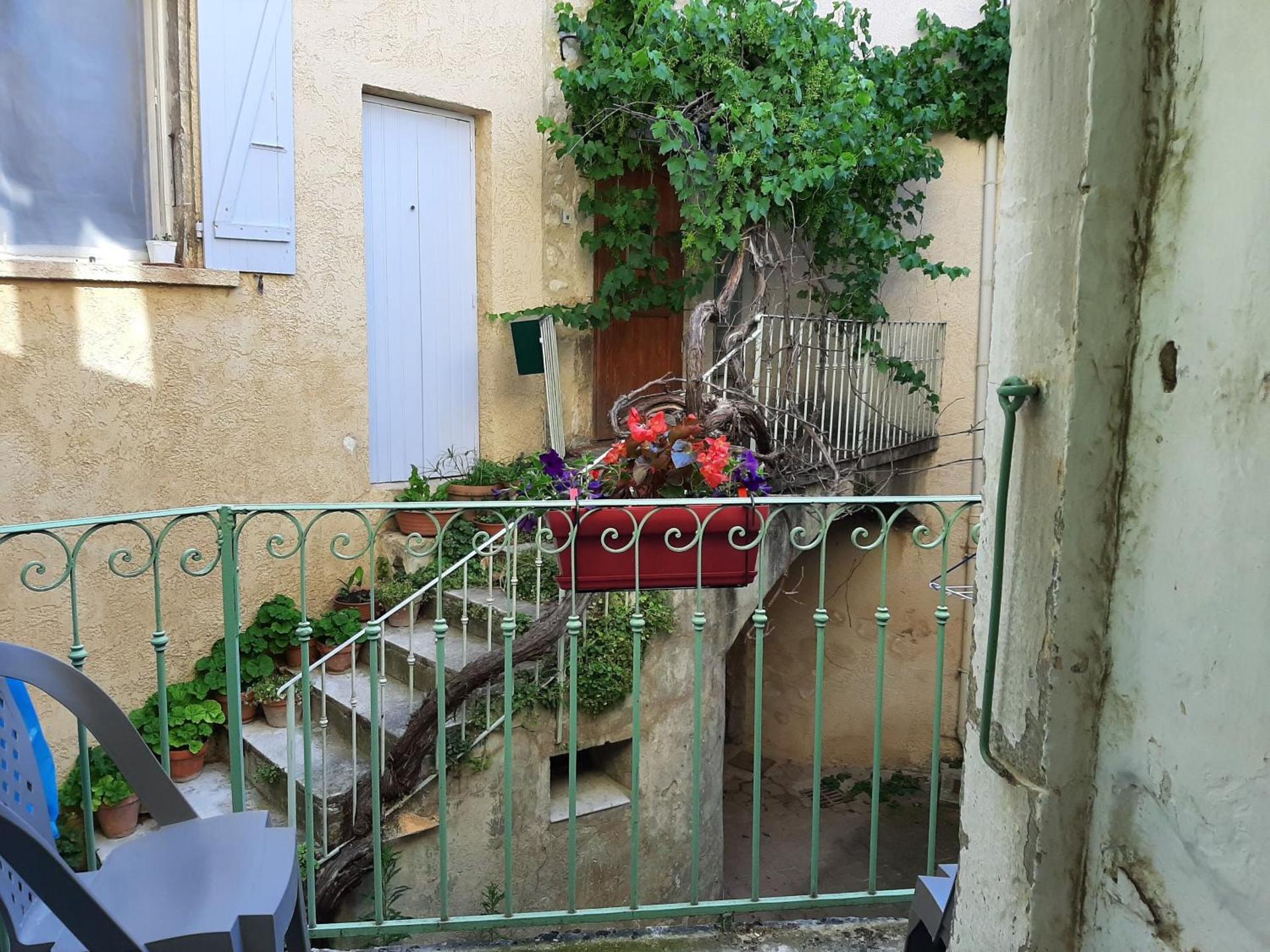 Maison de Vacances Provençale " Les Volets Verts "