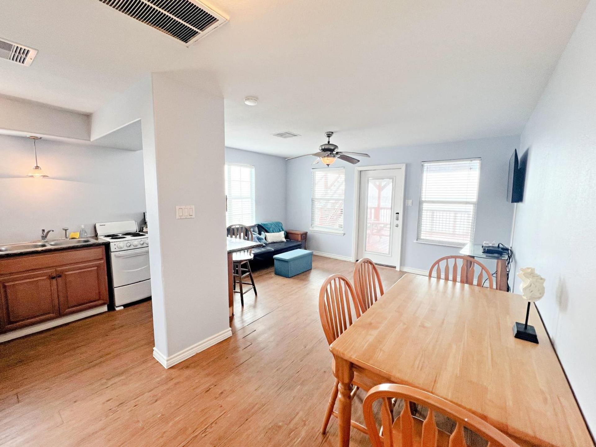 Unobstructed Oceanfront SEA TURTLE Unit 2 Beach Pad!