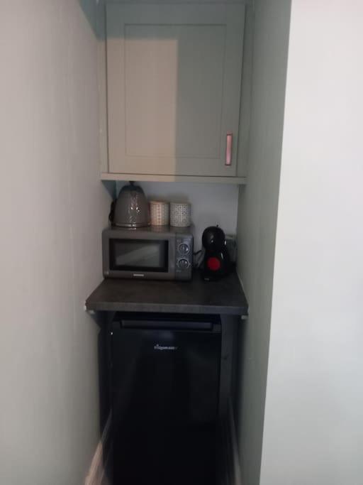 The Nook- Cotswold guest room