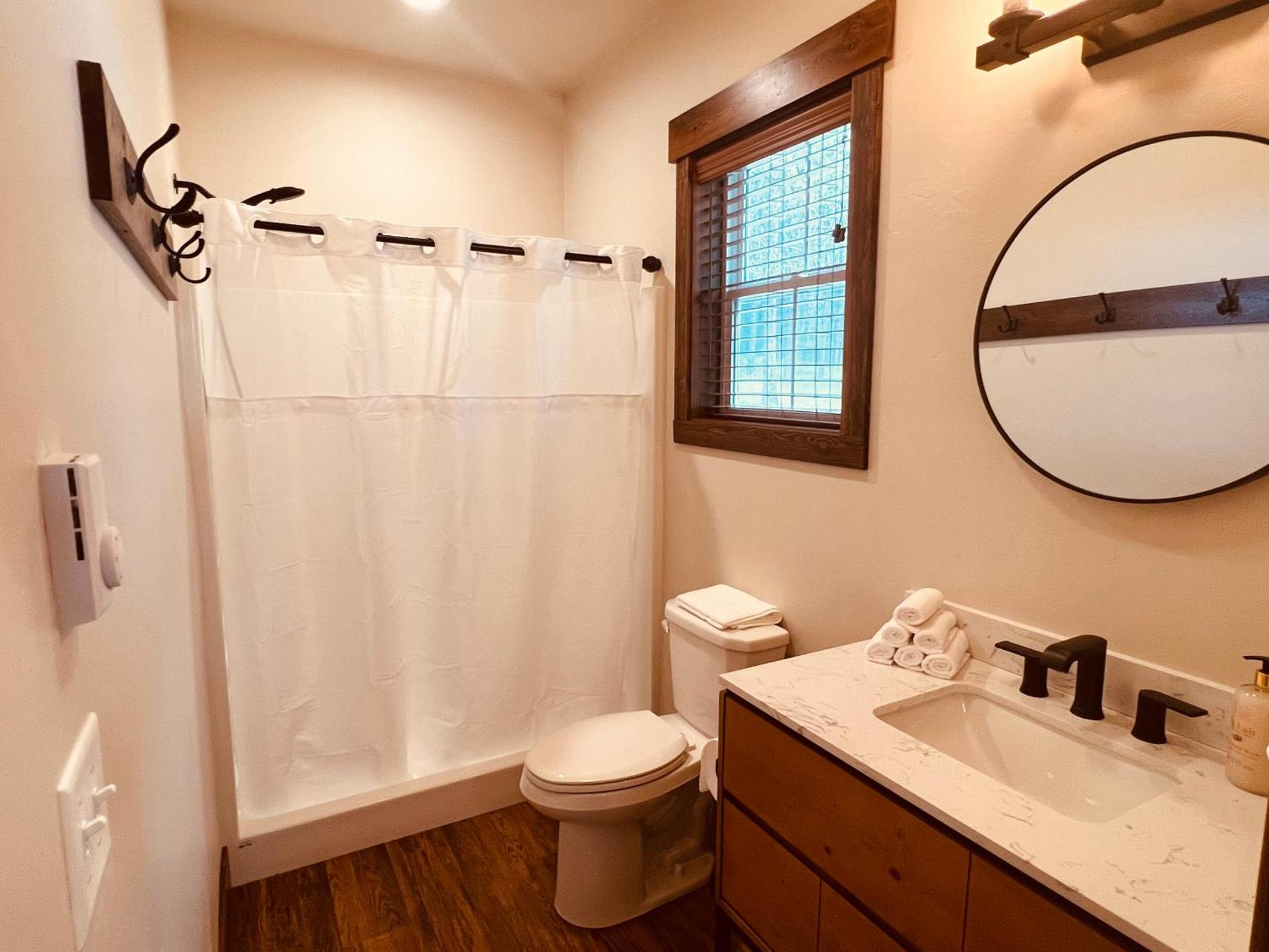 Elk Ridge Village 201A Cozy Cabin with views of Flathead Lake and the mountains