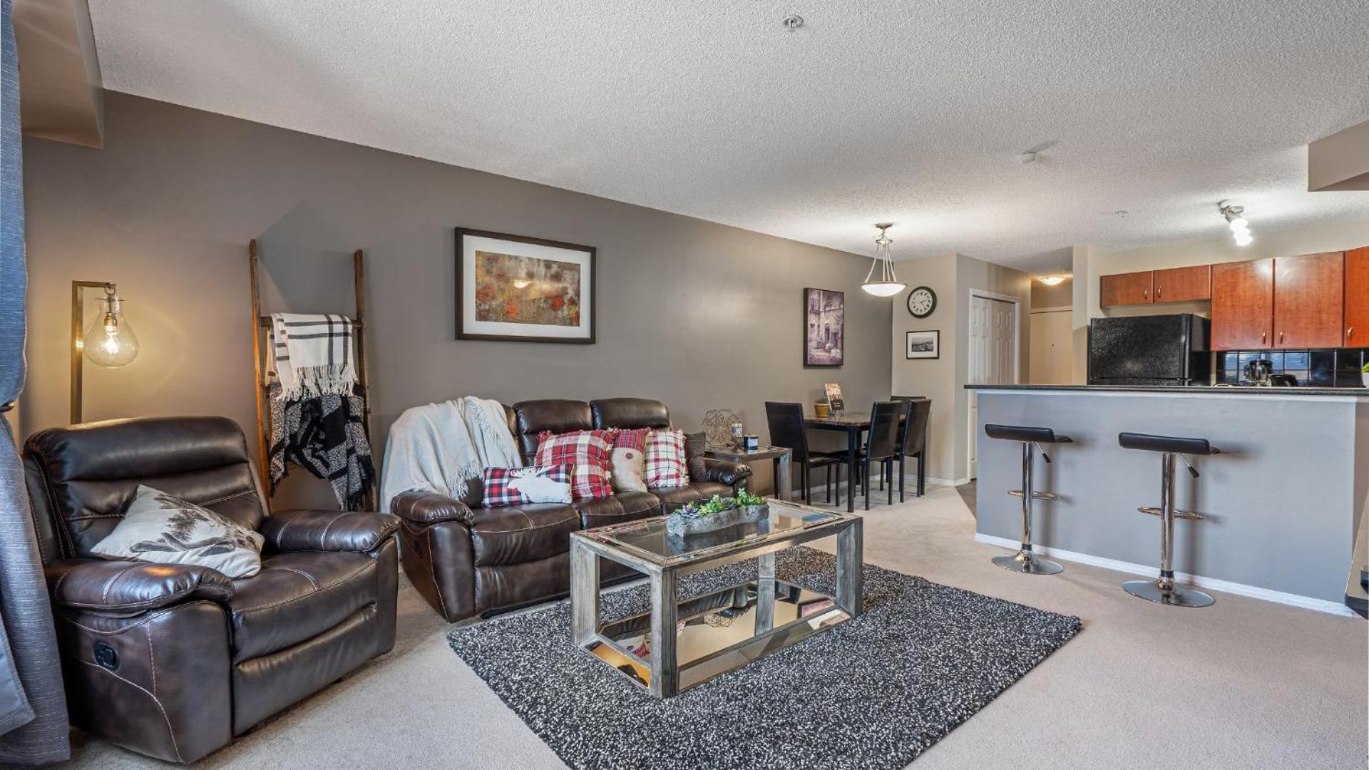 Cozy Mountain I Hot Tub & Pool I Close 2 Lake I TV