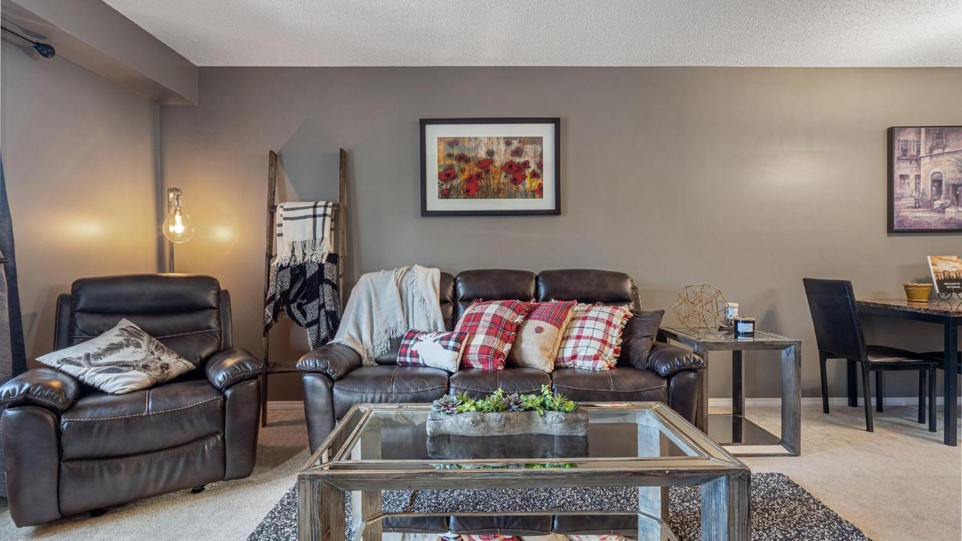 Cozy Mountain I Hot Tub & Pool I Close 2 Lake I TV