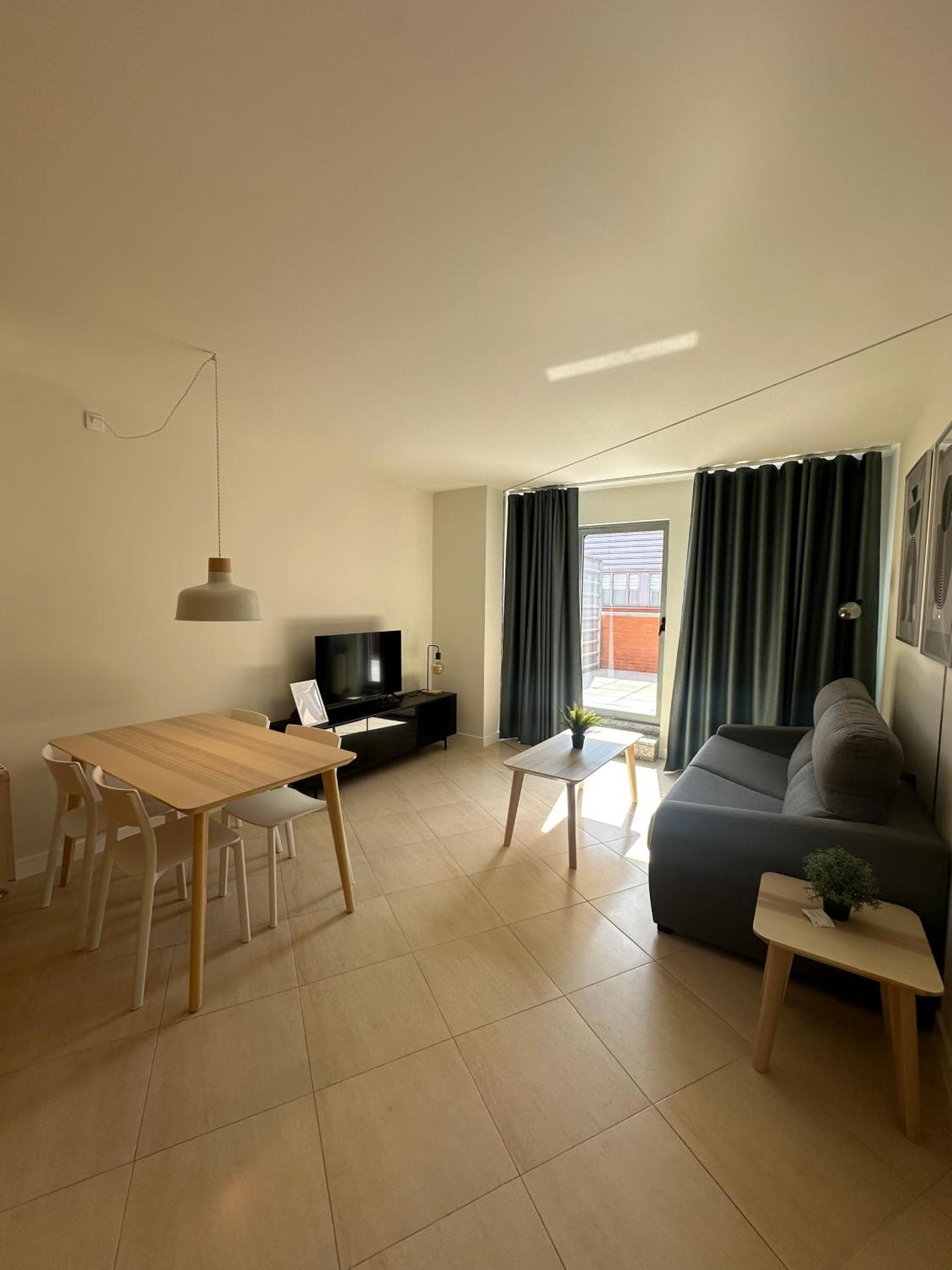 AT home Avenida del Ejercito