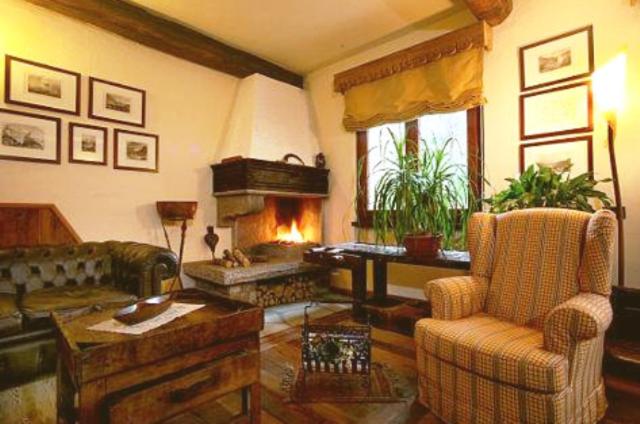 Communal lounge/ TV room