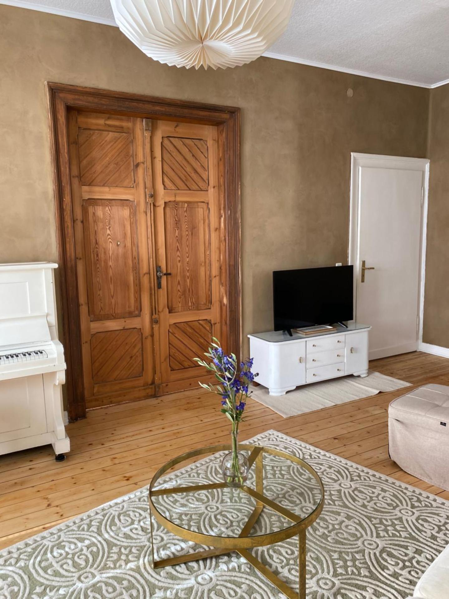 Communal lounge/ TV room