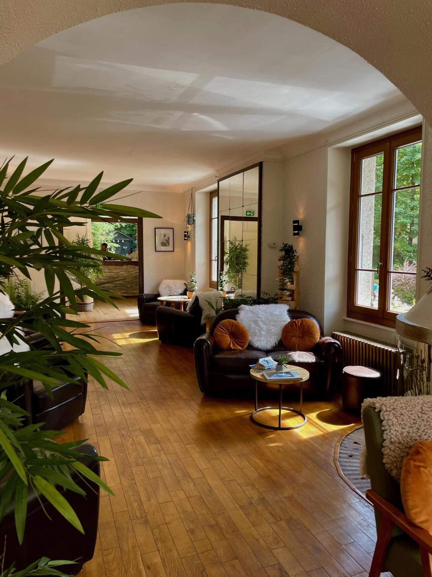 Communal lounge/ TV room