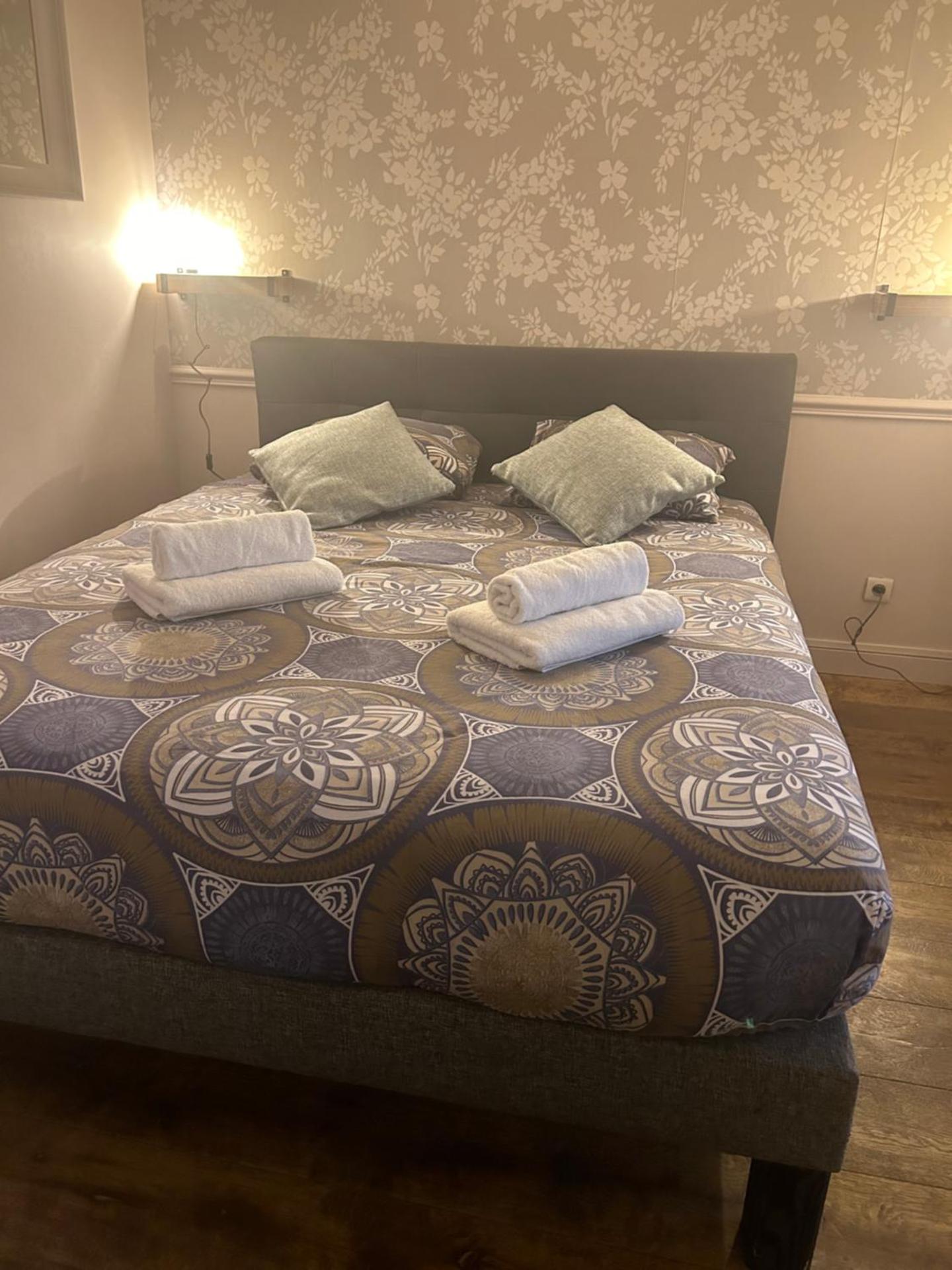 Ancien Atelier Parisien Grand 2 pièces