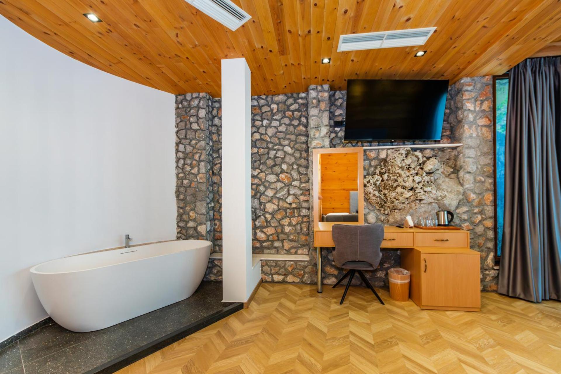 Deluxe Double Room with Bath