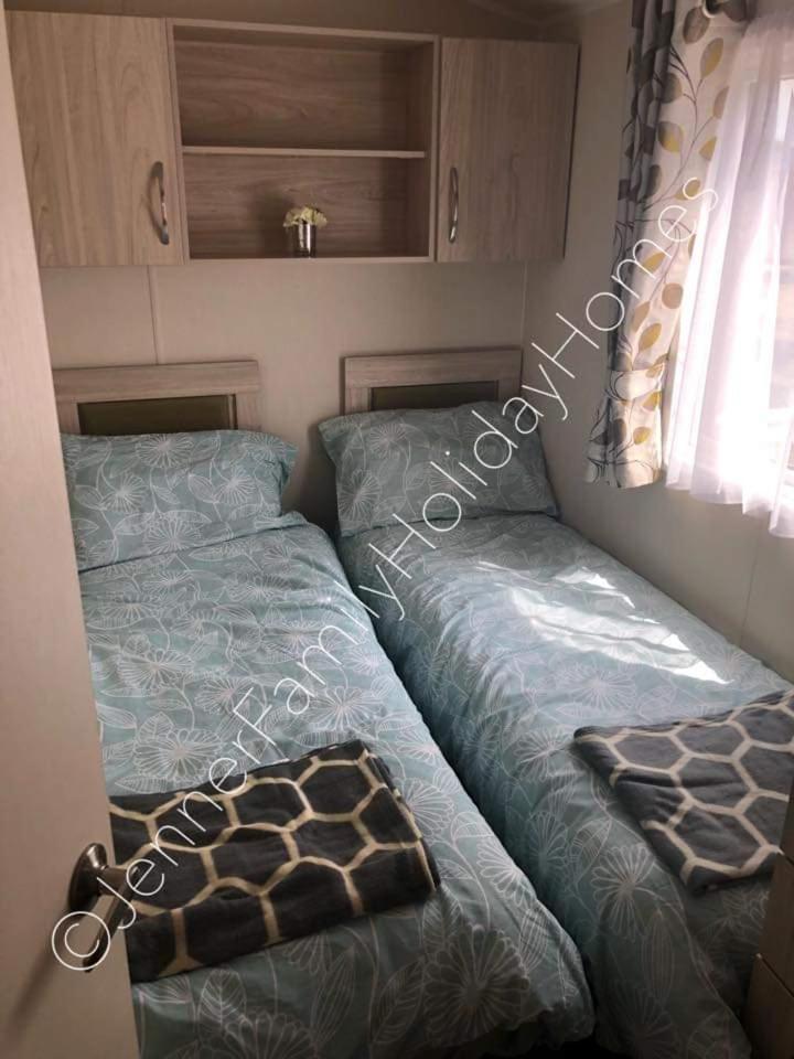 Kestral Close caravan holidays with hot tub