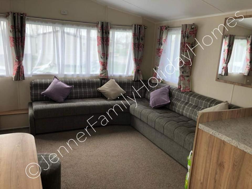 Kestral Close caravan holidays with hot tub