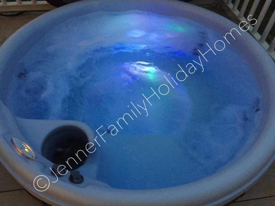 Kestral Close caravan holidays with hot tub