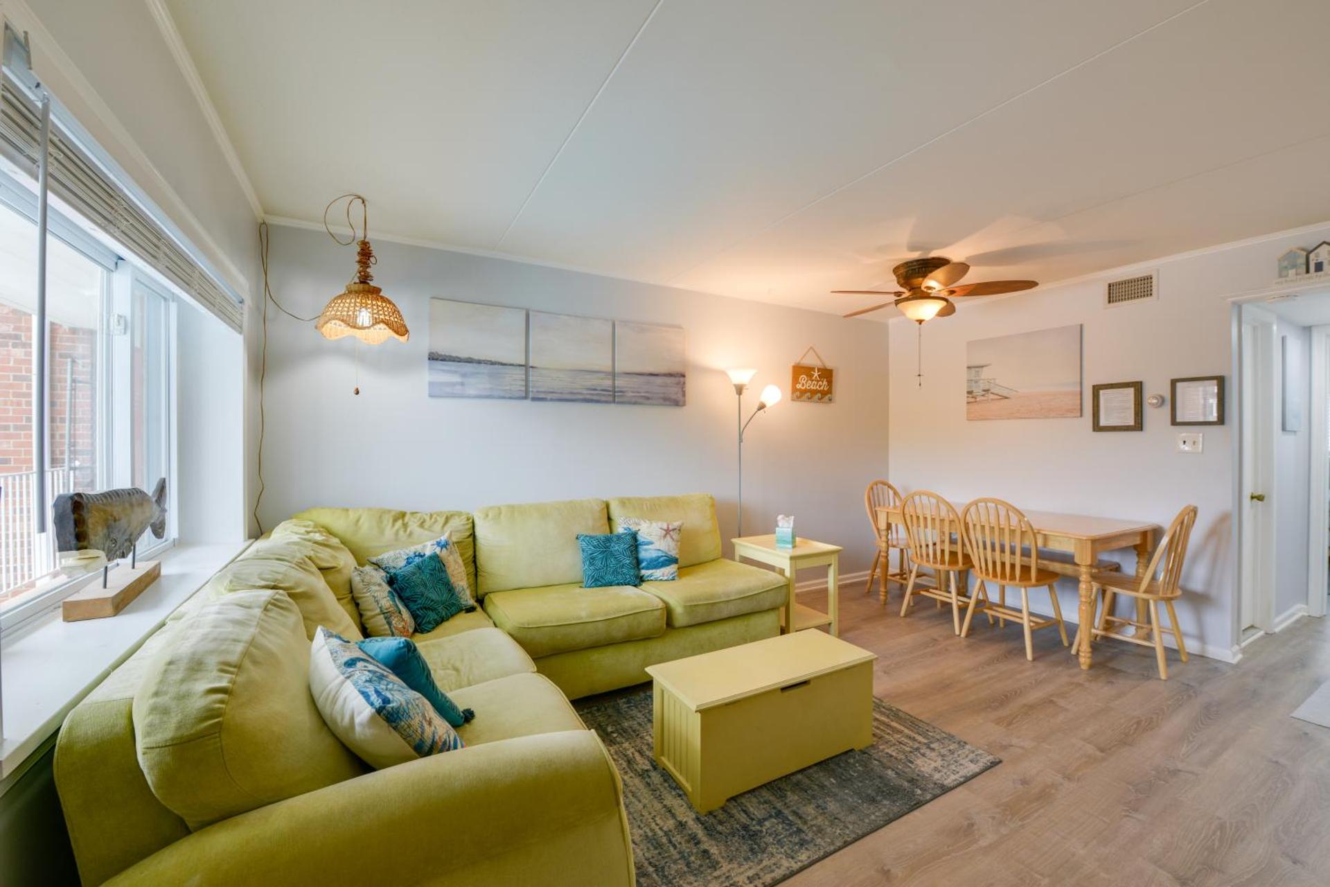 Bright Condo Half-Block to Cape May Beach!