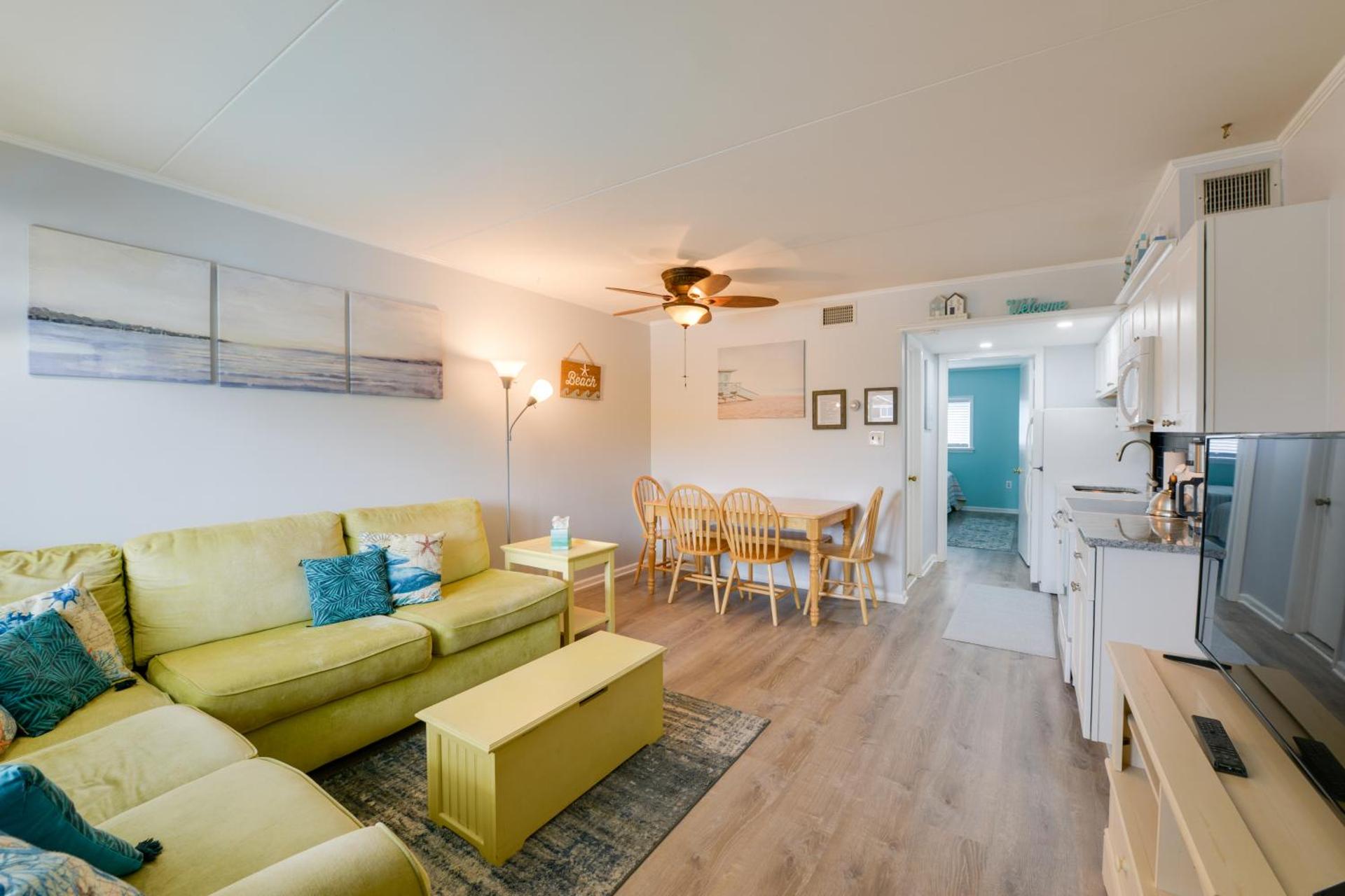 Bright Condo Half-Block to Cape May Beach!