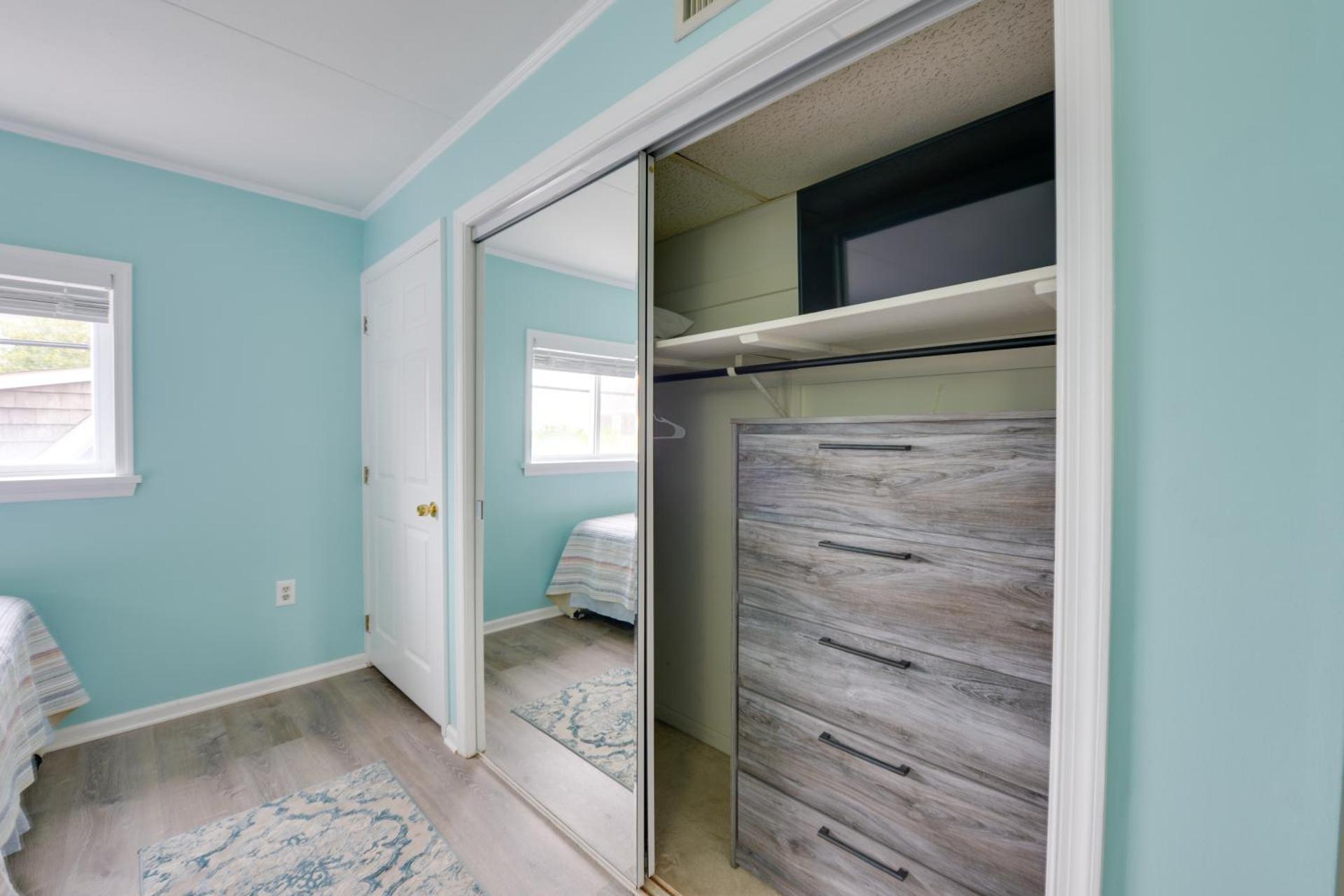 Bright Condo Half-Block to Cape May Beach!