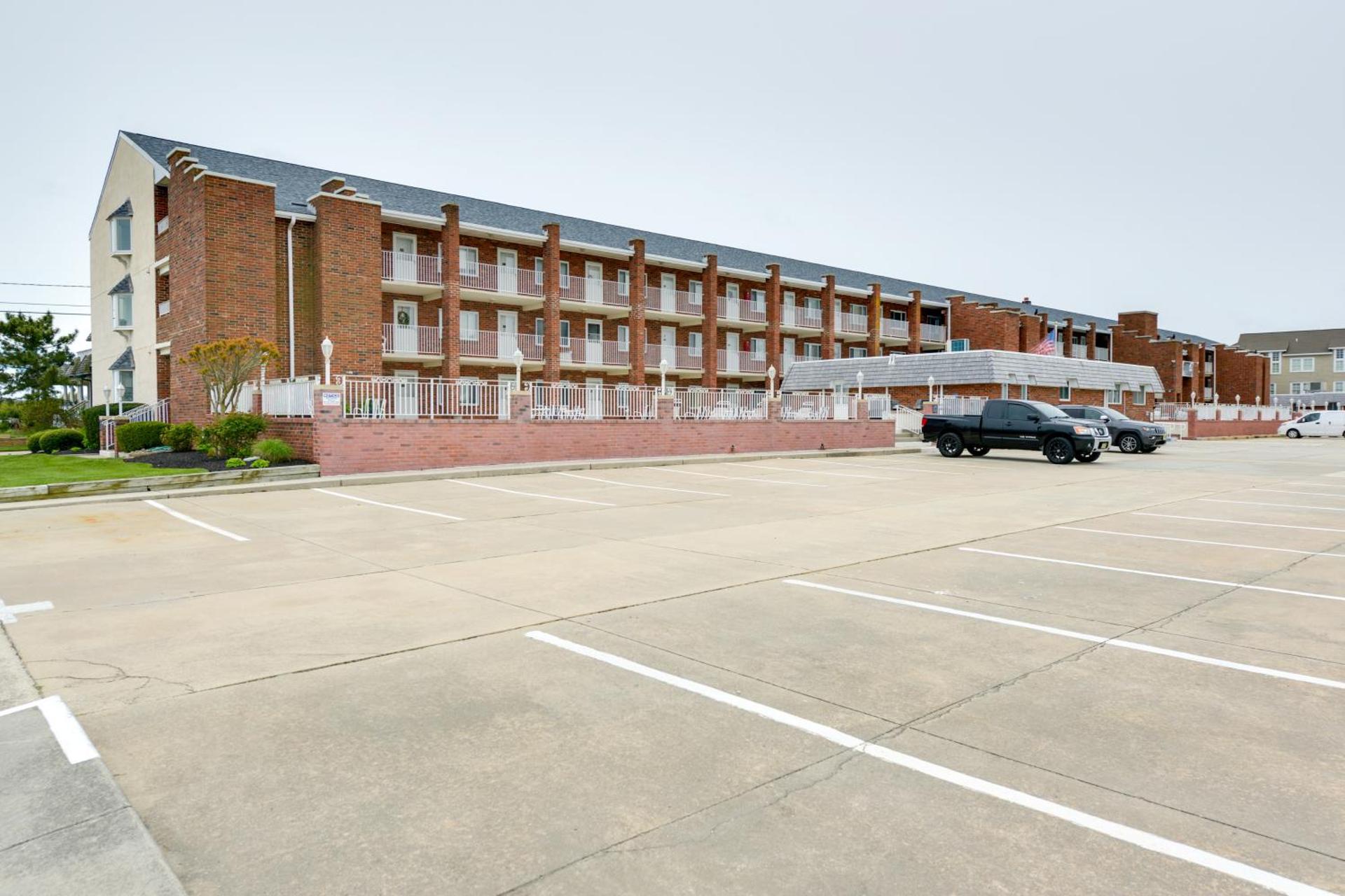 Bright Condo Half-Block to Cape May Beach!