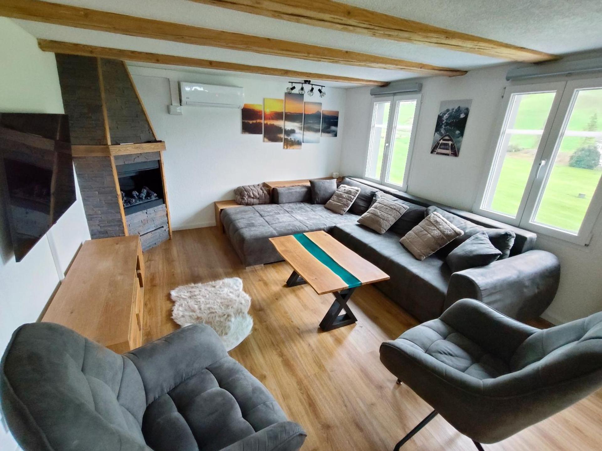 Communal lounge/ TV room