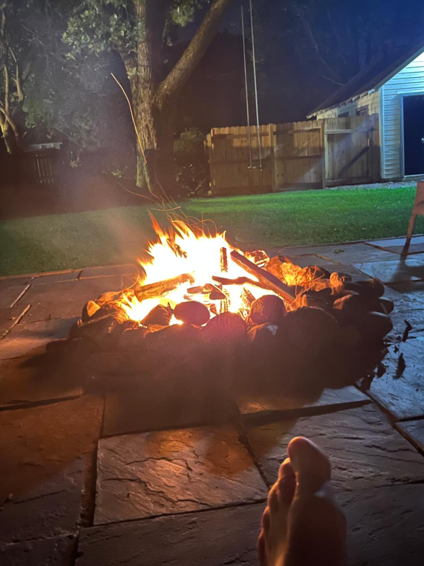 515Escape - Near downtown, private backyard, firepit, bbq, fun!