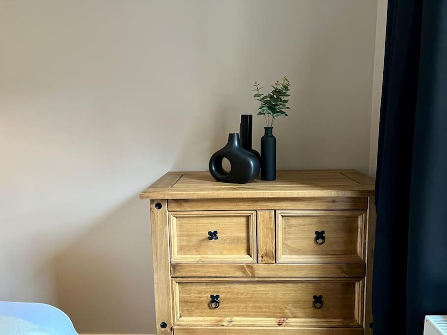 Stylish, Modern Home in Central Dundee Sleeps 4