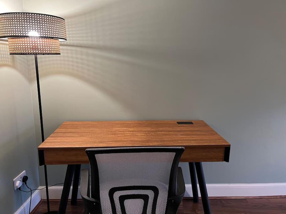 Stylish, Modern Home in Central Dundee Sleeps 4