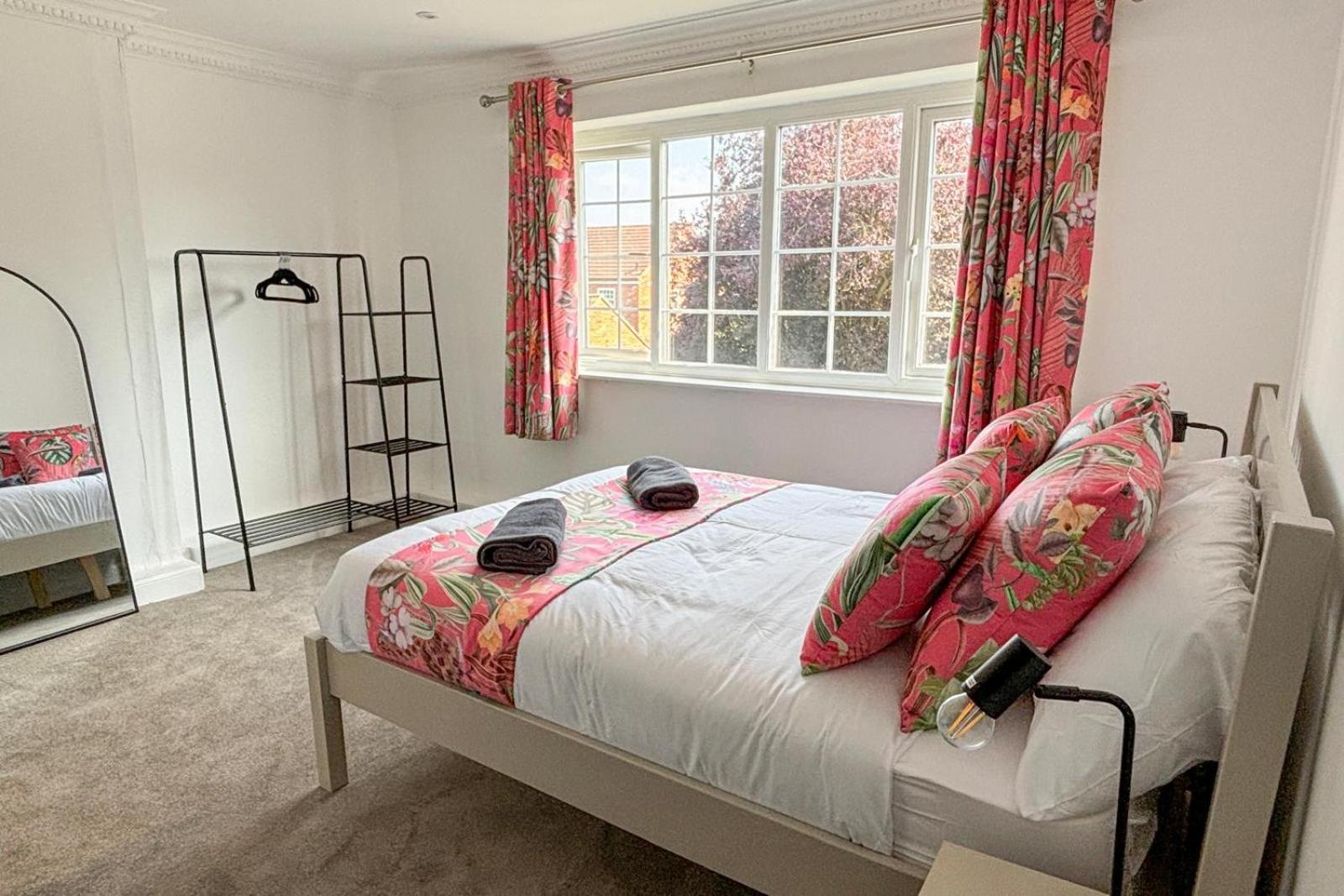 The Jefferson Arms Apartment