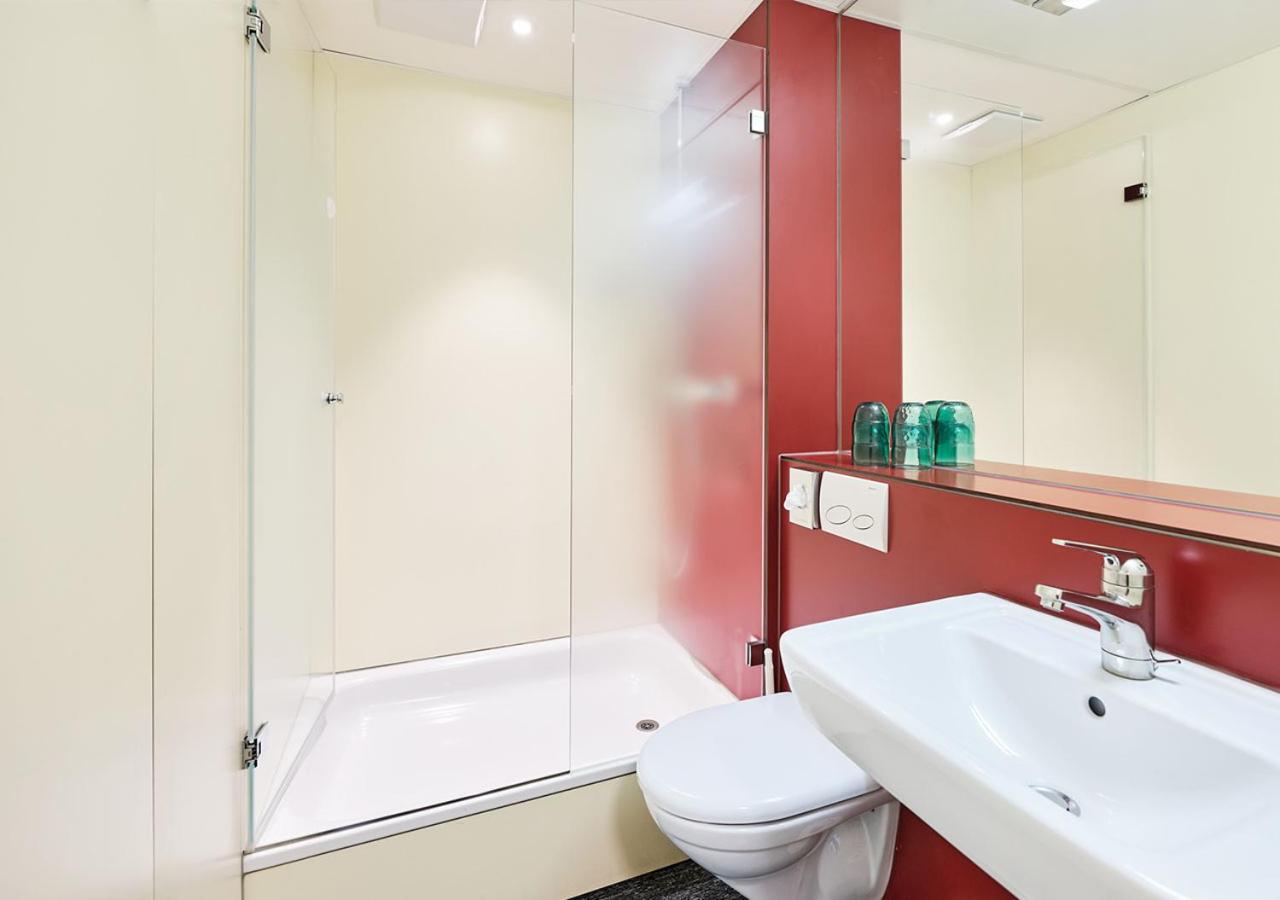 Hotel Pickwick and Pub "the room with a view"