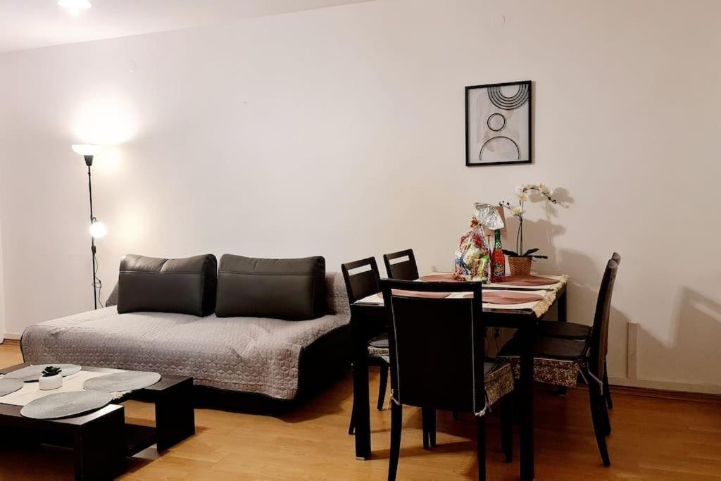 Przestronny pokój w mieszkaniu na Filipa